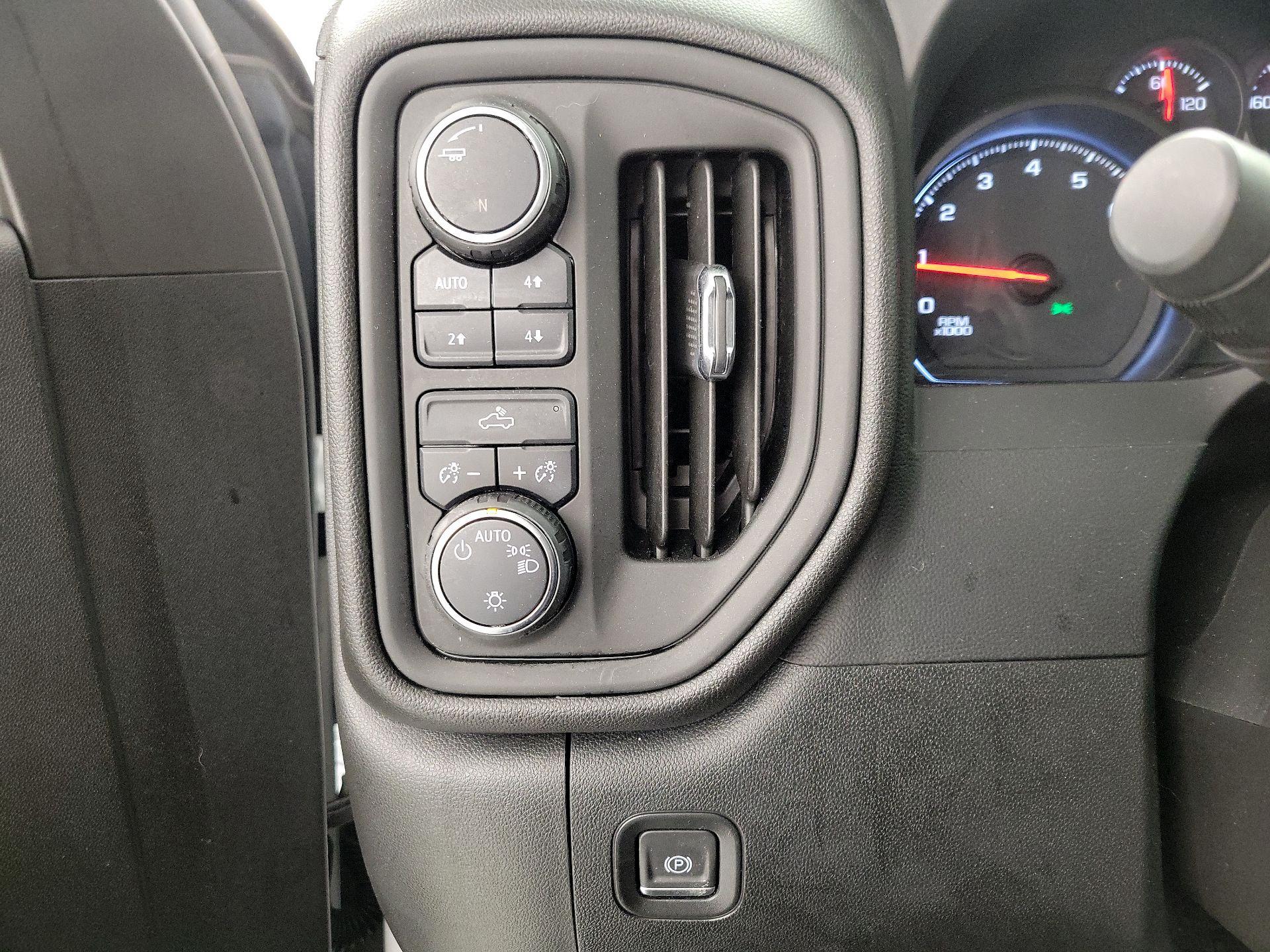 Thumbnail: 2021 Chevrolet Silverado 1500 - 13