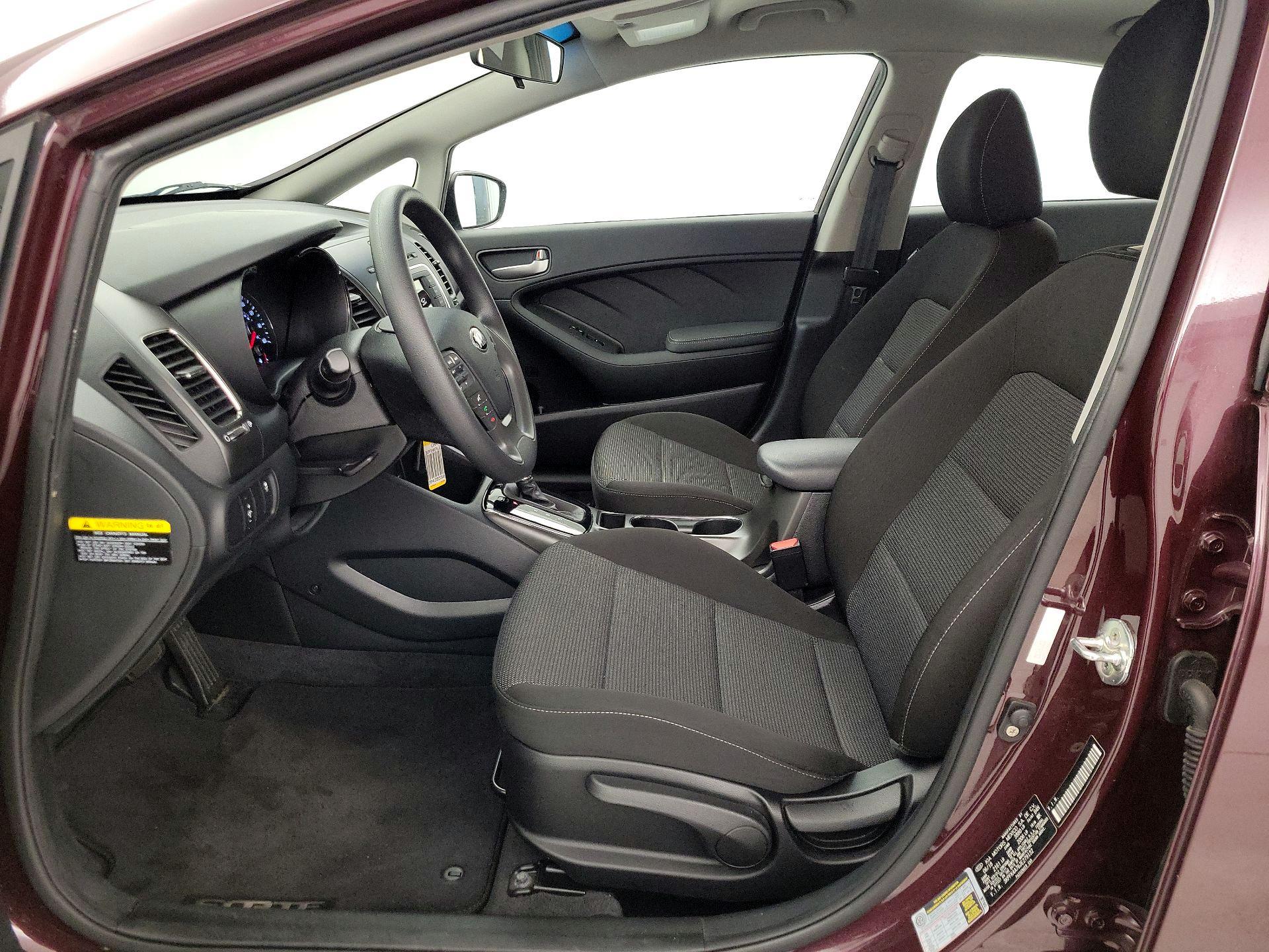 Thumbnail: 2018 Kia Forte - 11