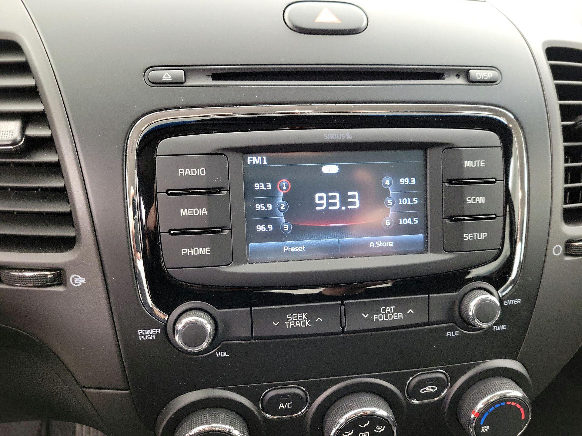 Thumbnail: 2018 Kia Forte - 15