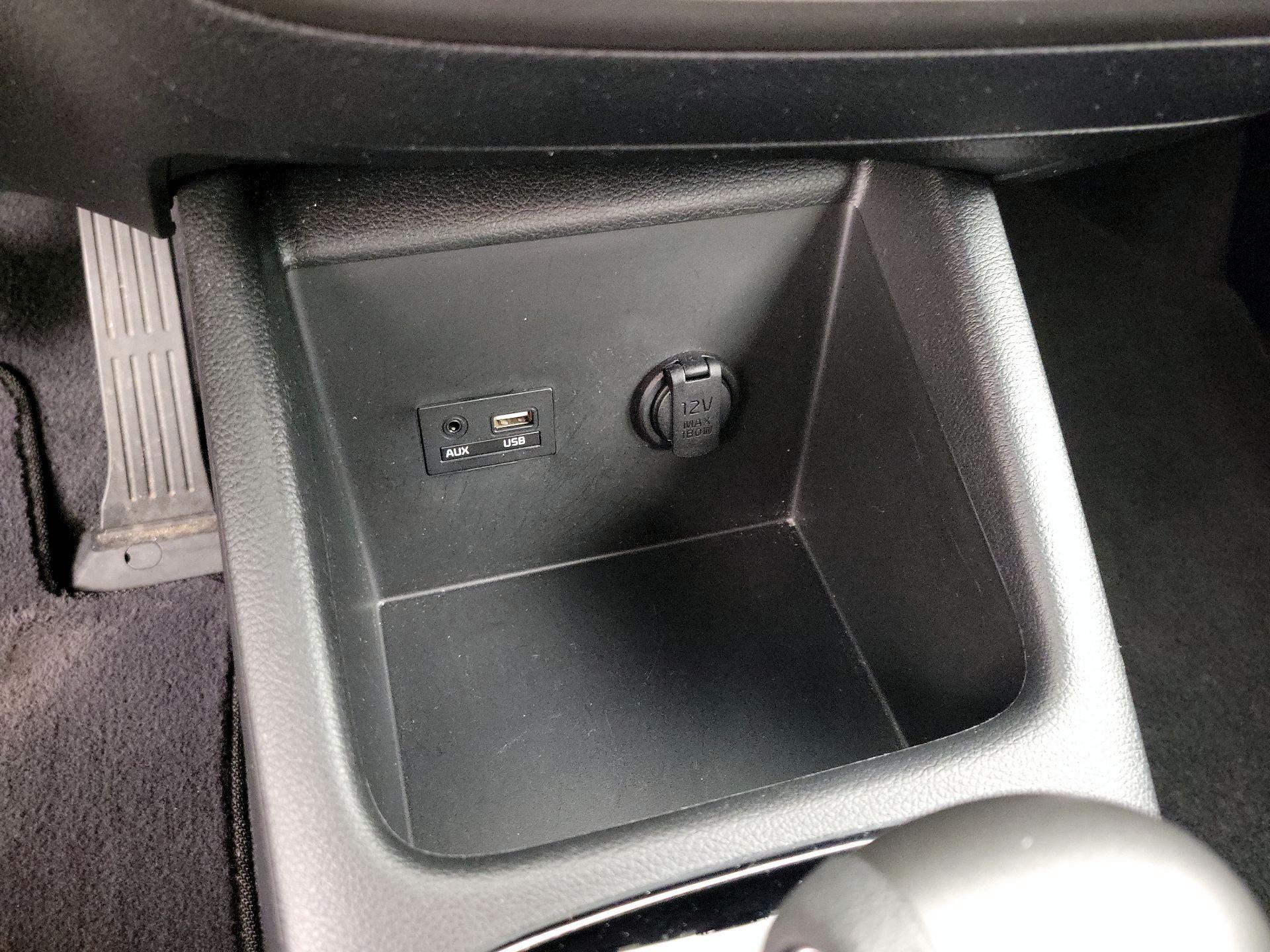 Thumbnail: 2018 Kia Forte - 18