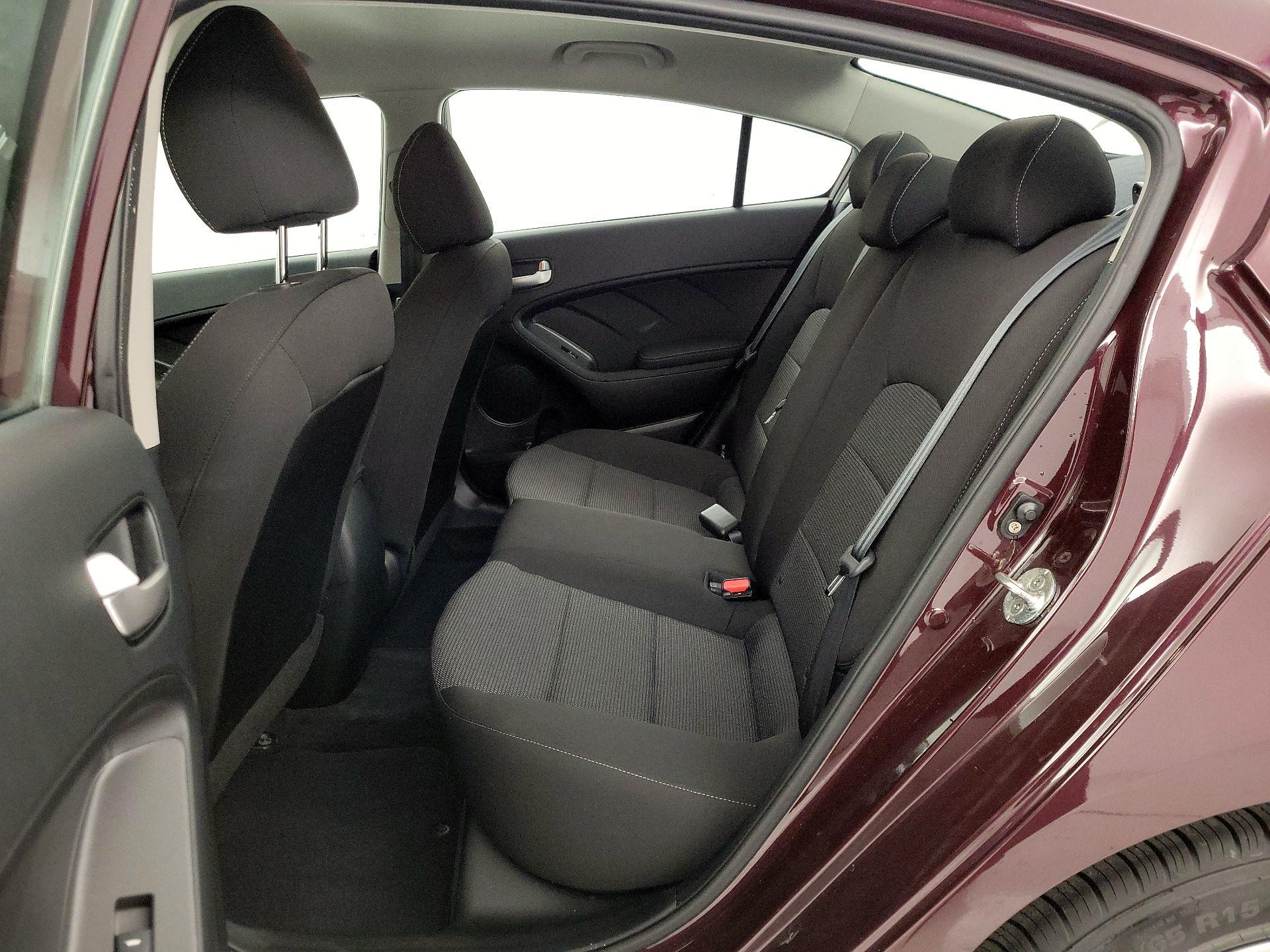 Thumbnail: 2018 Kia Forte - 19