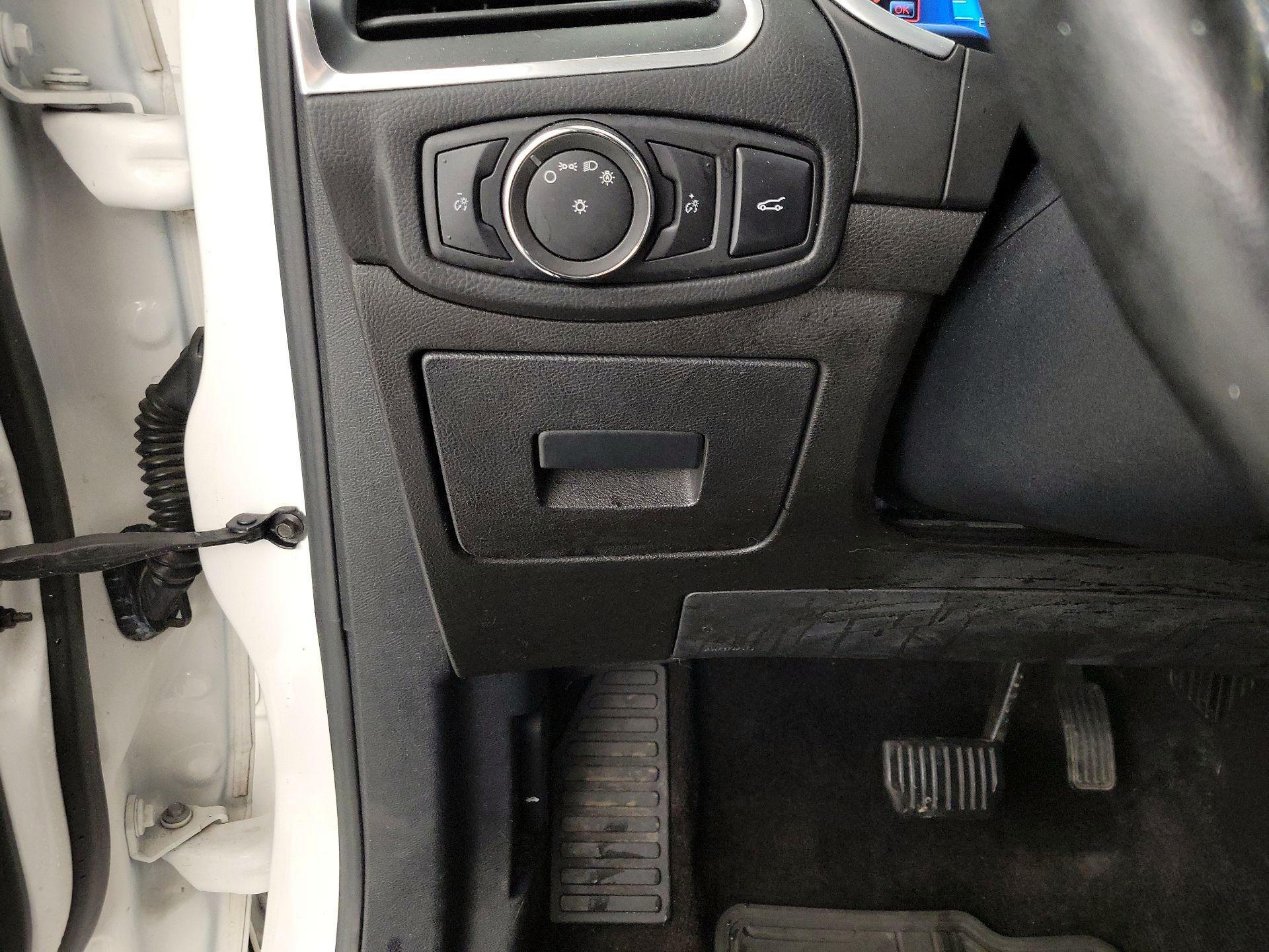 Thumbnail: 2016 Ford Edge - 13