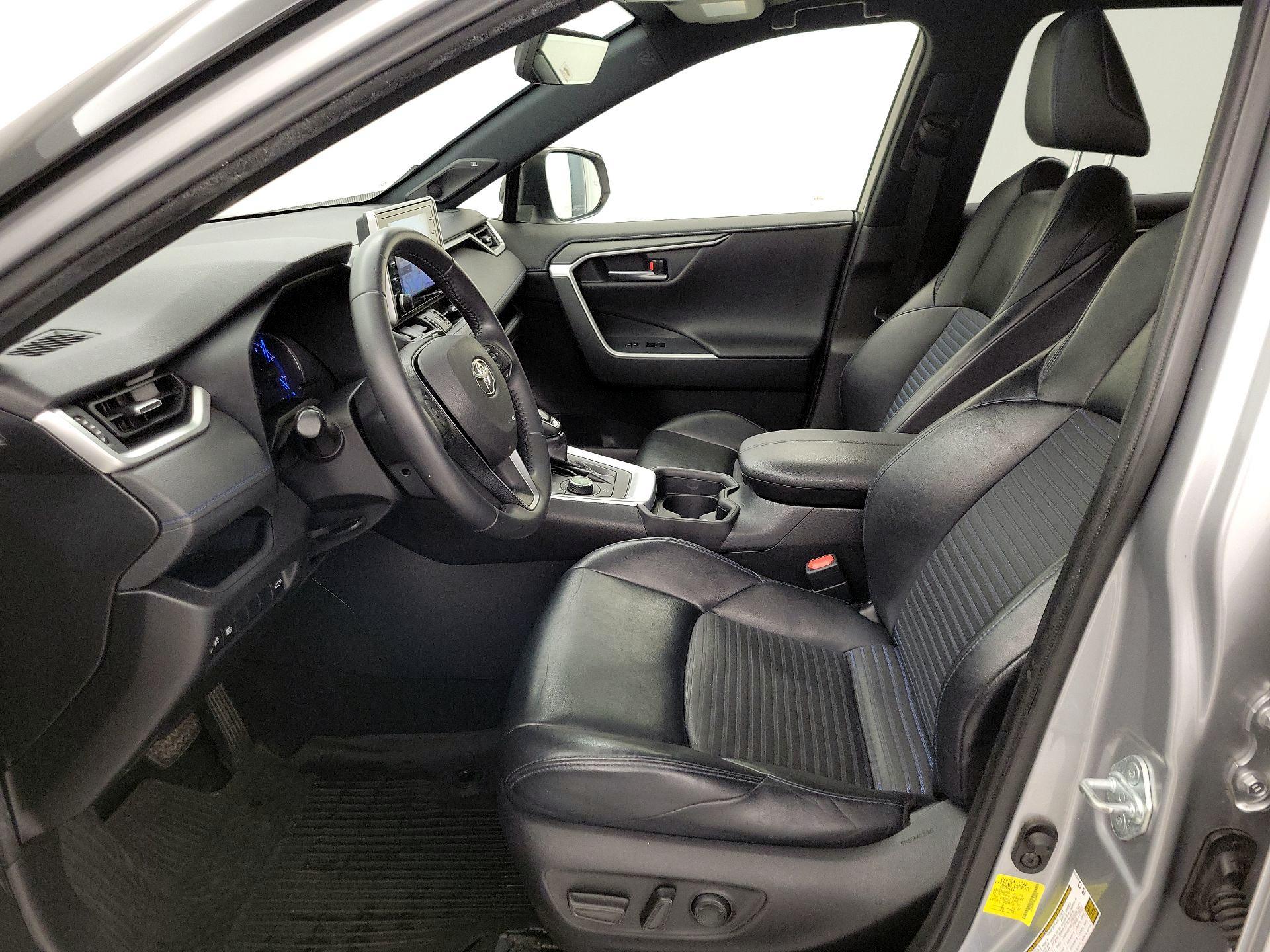 Thumbnail: 2020 Toyota RAV4 - 11