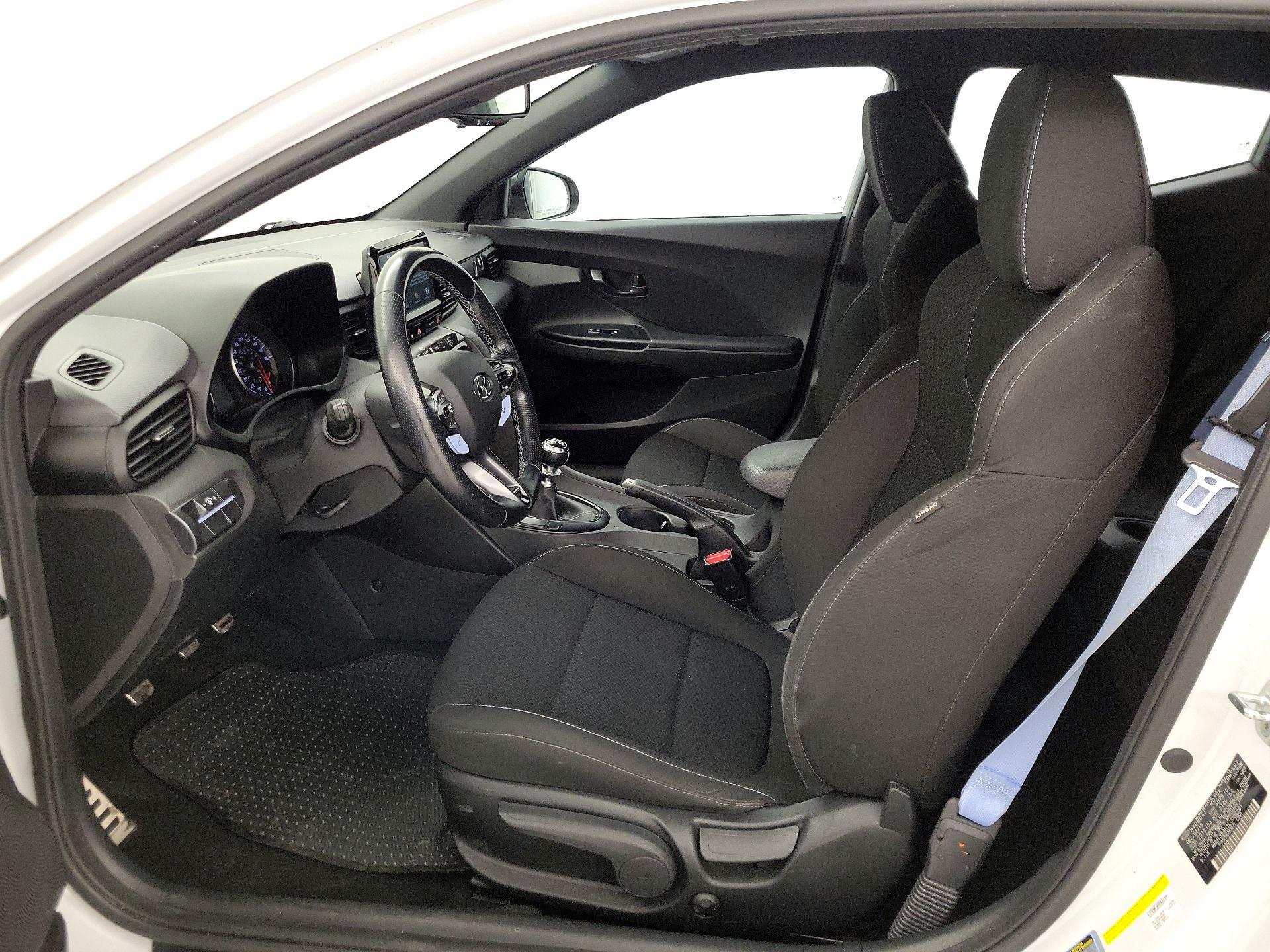 Thumbnail: 2020 Hyundai Veloster - 11