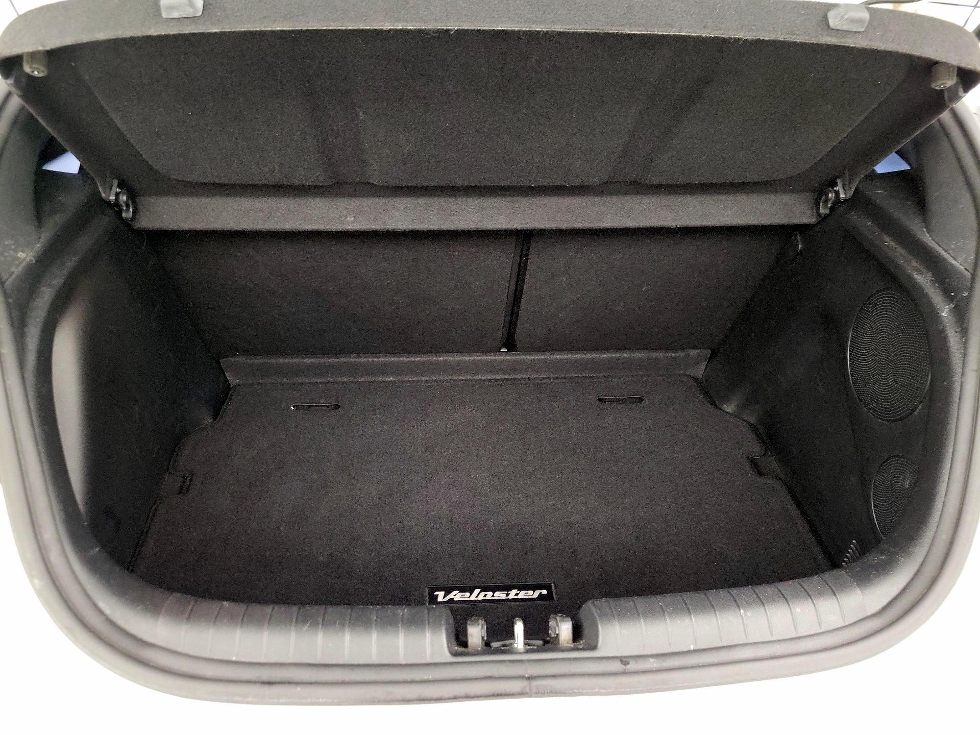 Thumbnail: 2020 Hyundai Veloster - 18