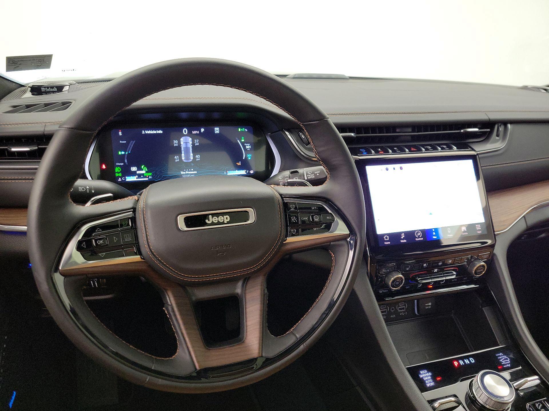 Thumbnail: 2023 Jeep Grand Cherokee - 10