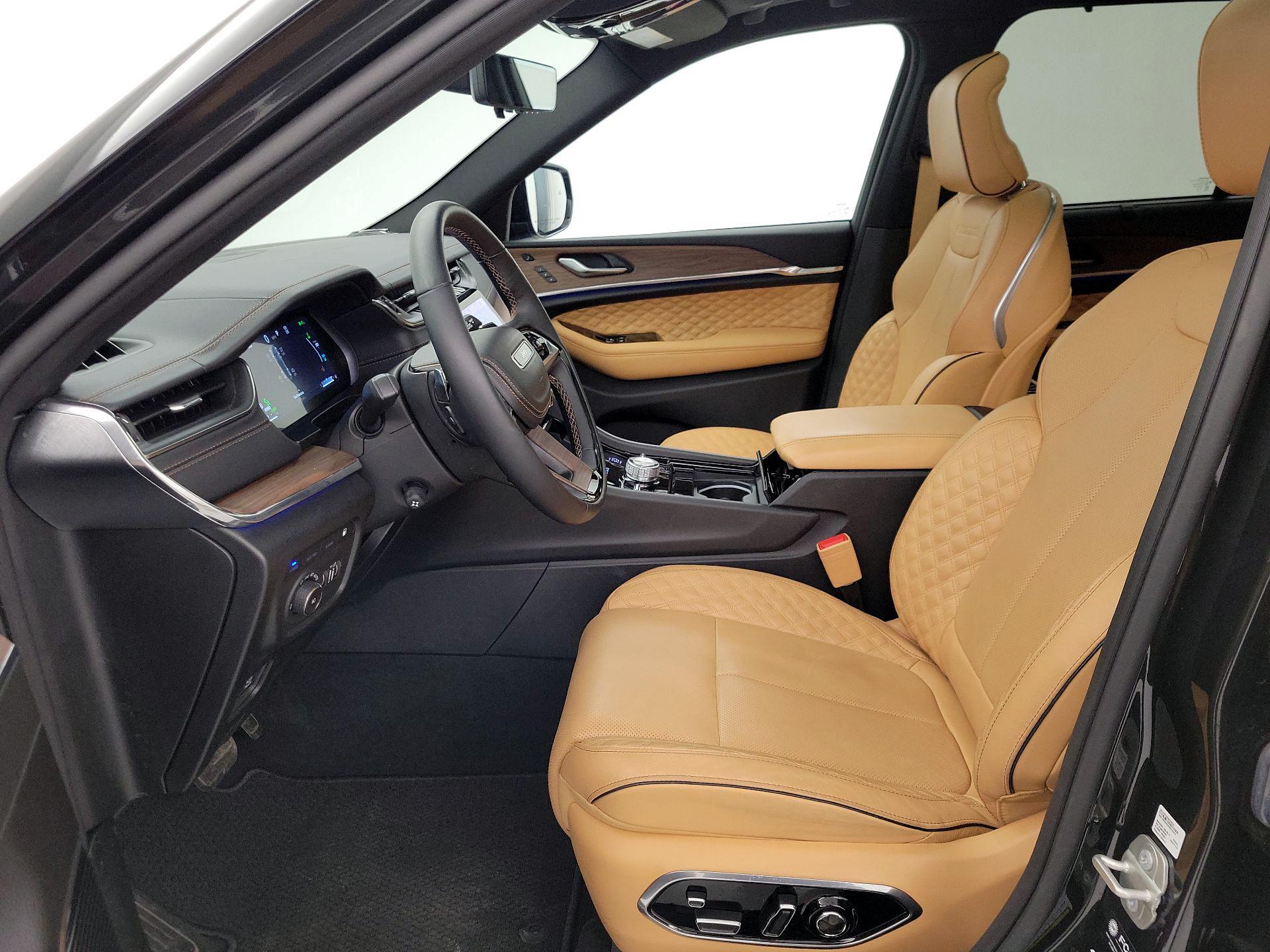 Thumbnail: 2023 Jeep Grand Cherokee - 11