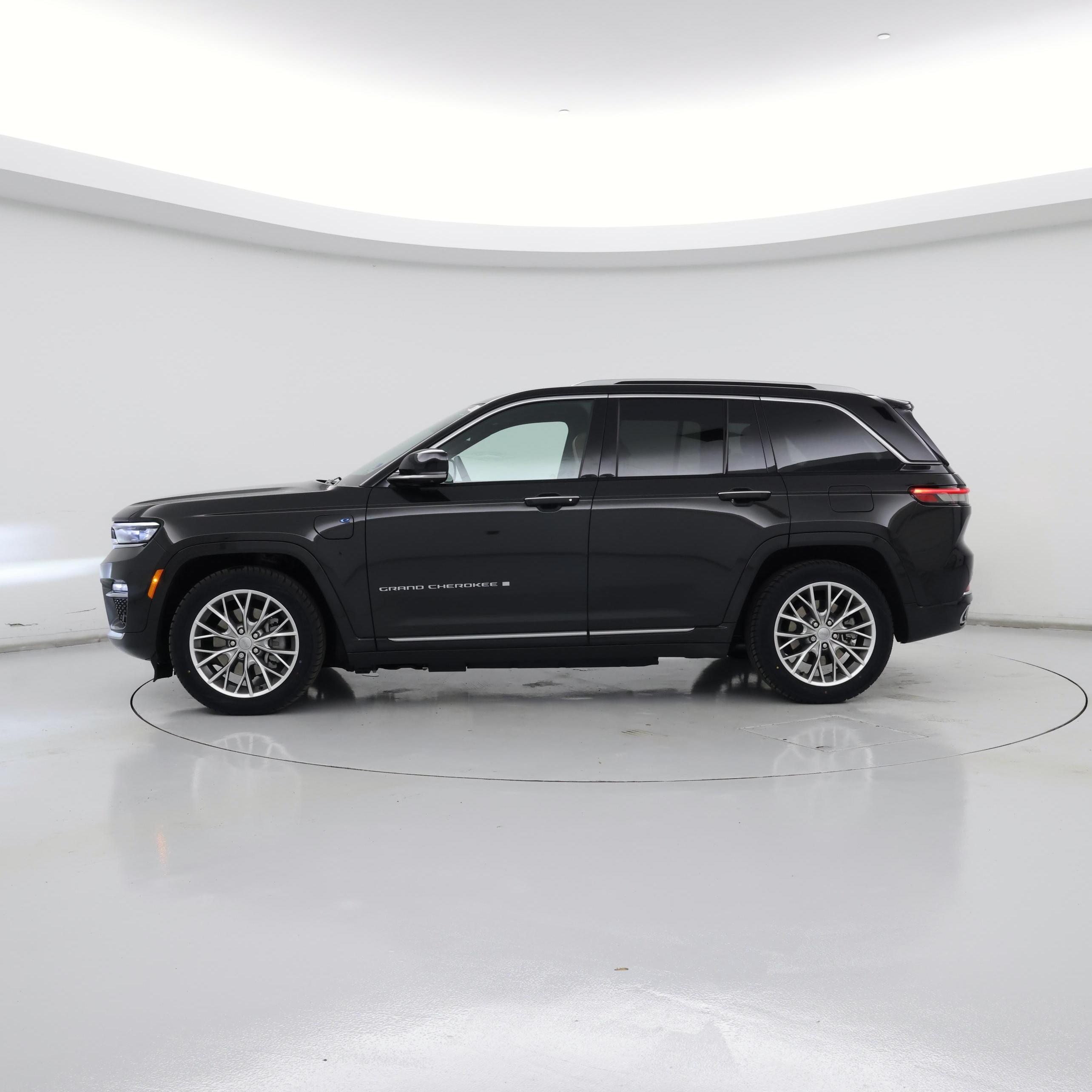 Thumbnail: 2023 Jeep Grand Cherokee - 3