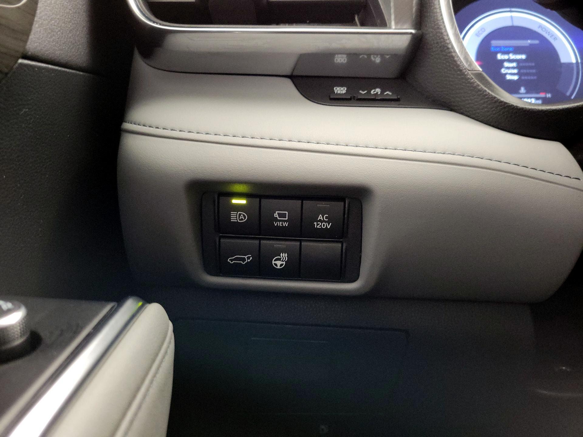 Thumbnail: 2023 Toyota Highlander - 13