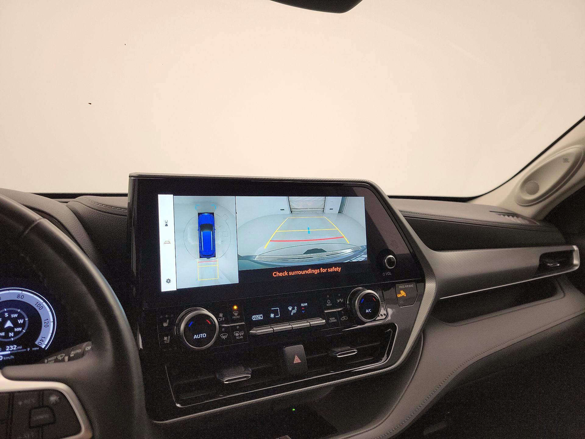 Thumbnail: 2023 Toyota Highlander - 14