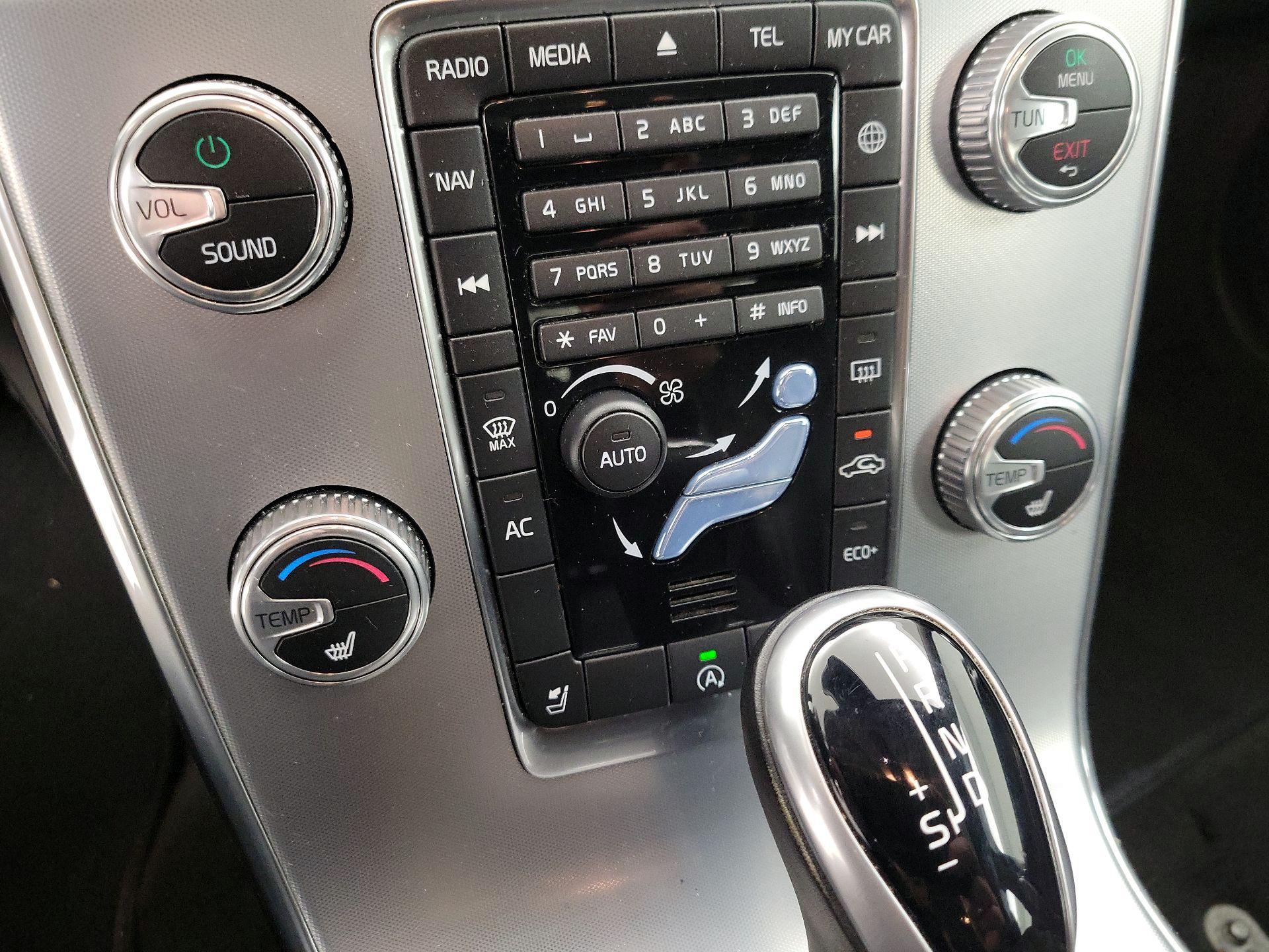 Thumbnail: 2017 Volvo S60 - 15