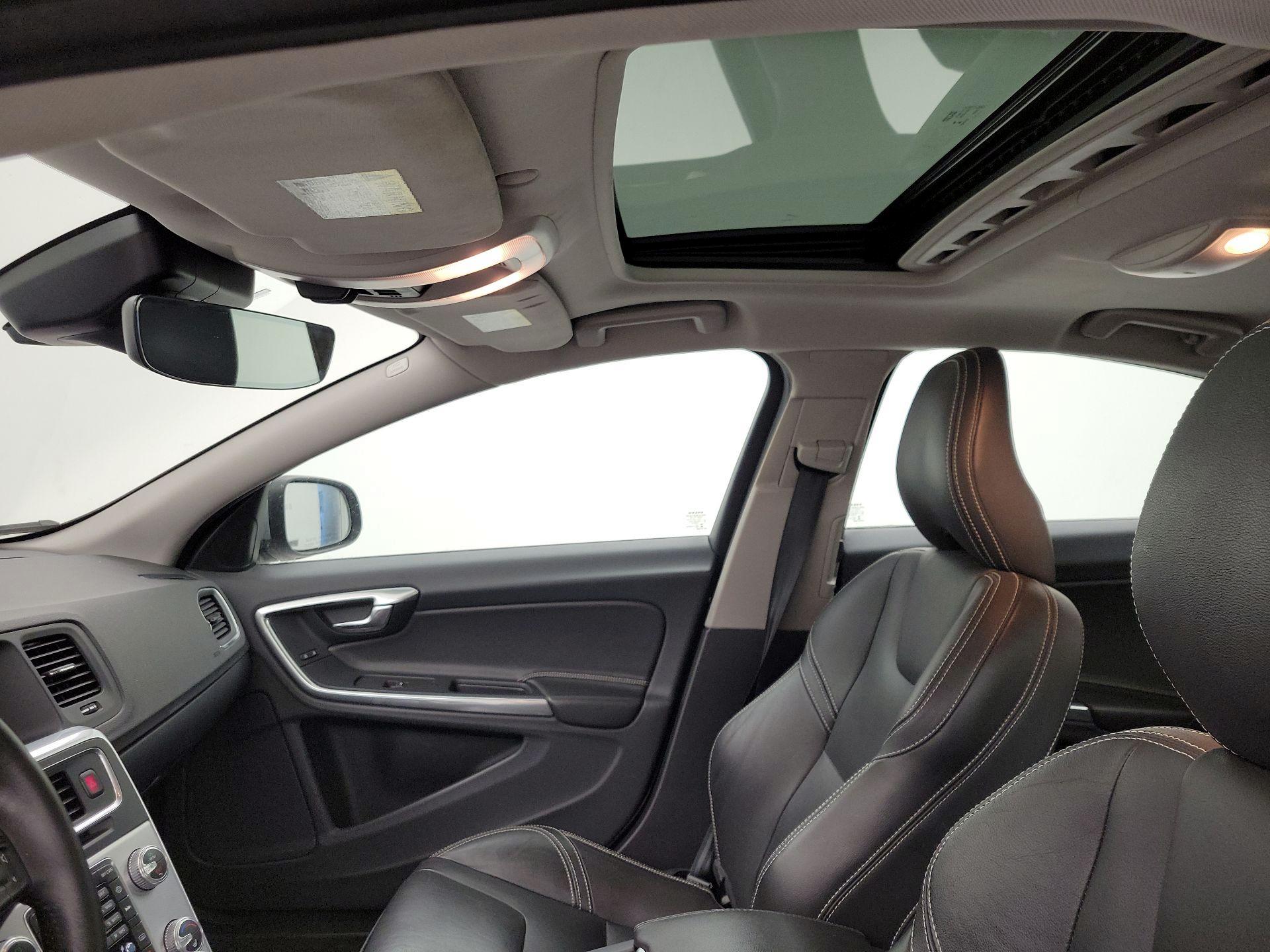 Thumbnail: 2017 Volvo S60 - 18