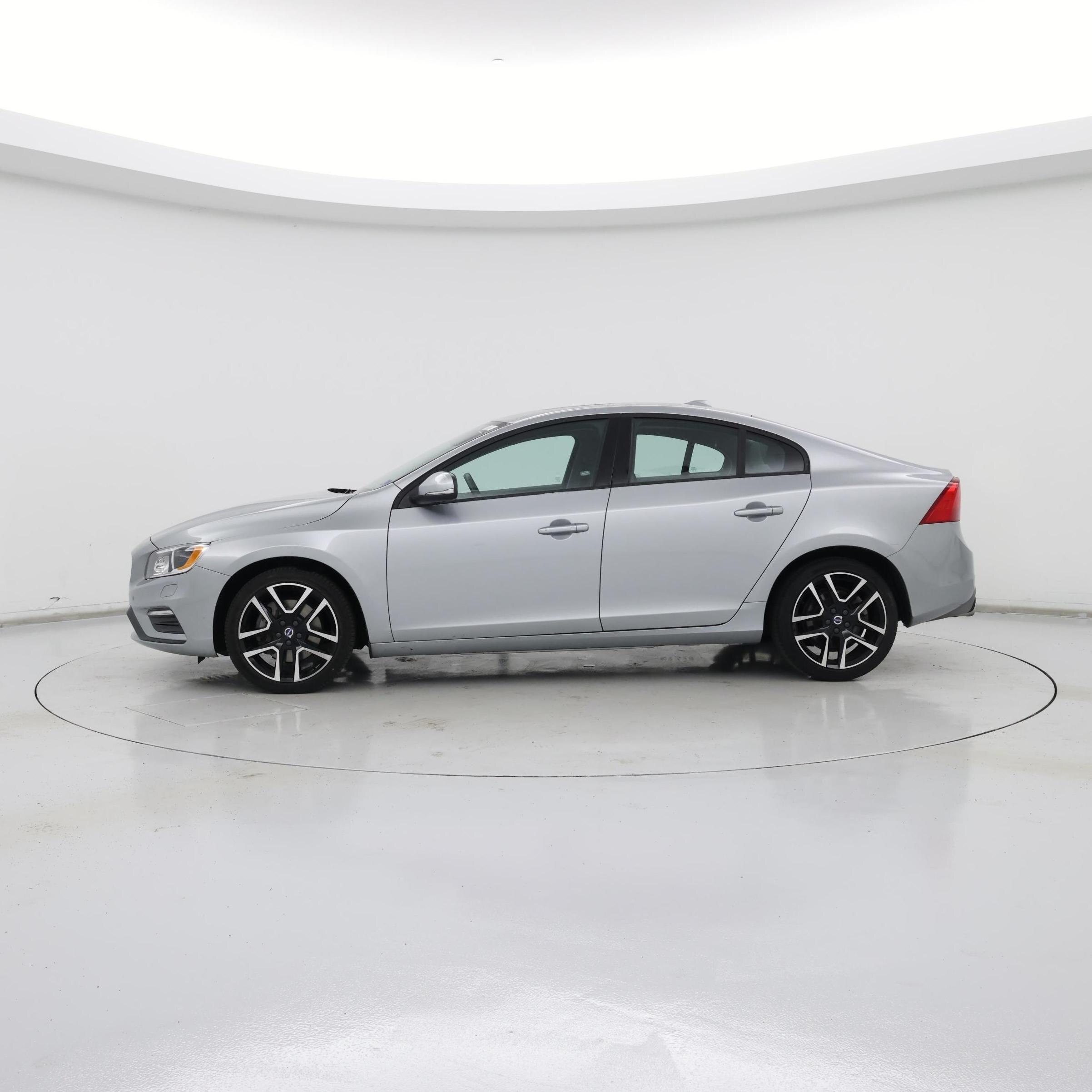 Thumbnail: 2017 Volvo S60 - 3