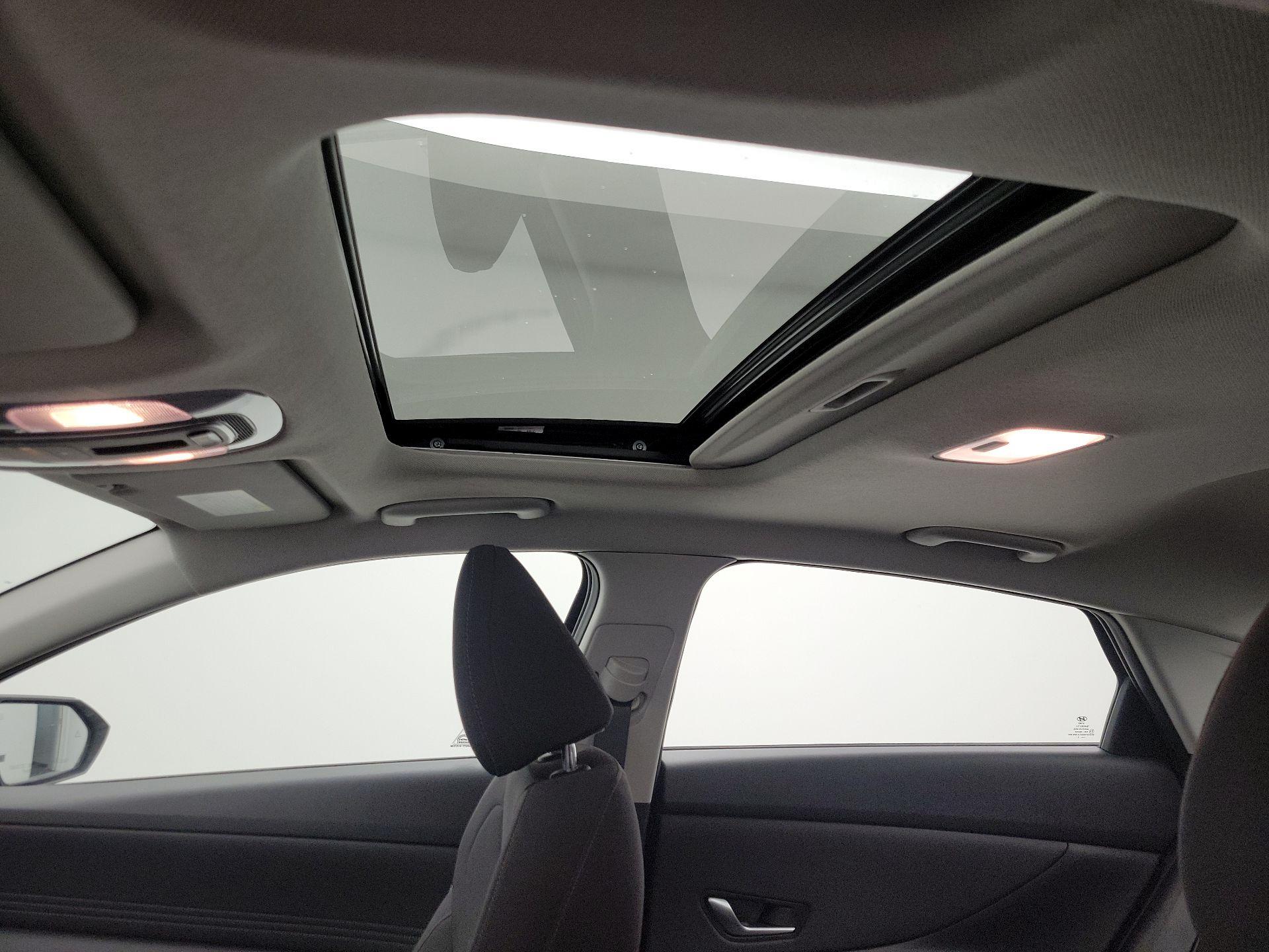 Thumbnail: 2021 Hyundai Elantra - 19