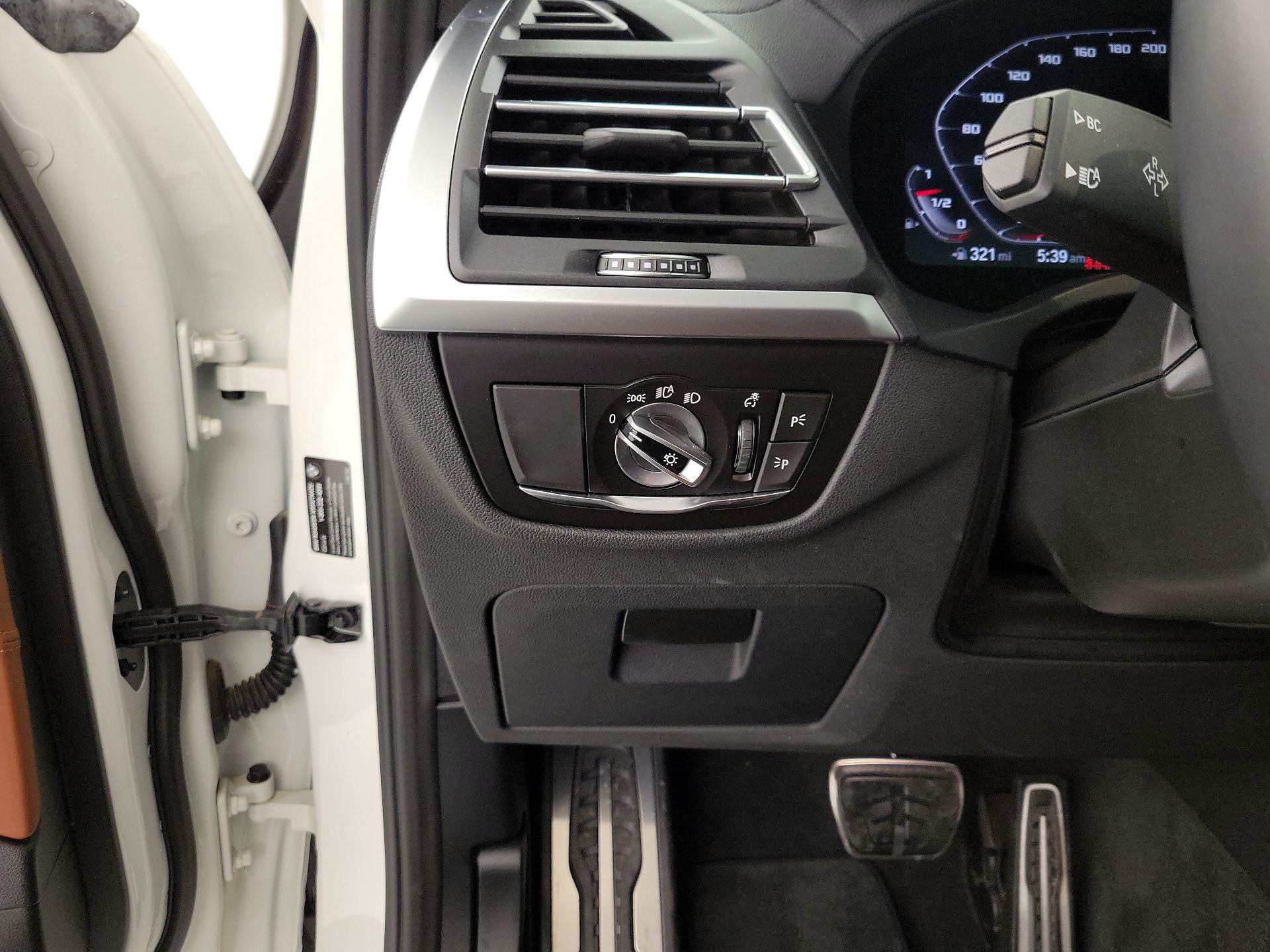 Thumbnail: 2022 BMW X4 - 13