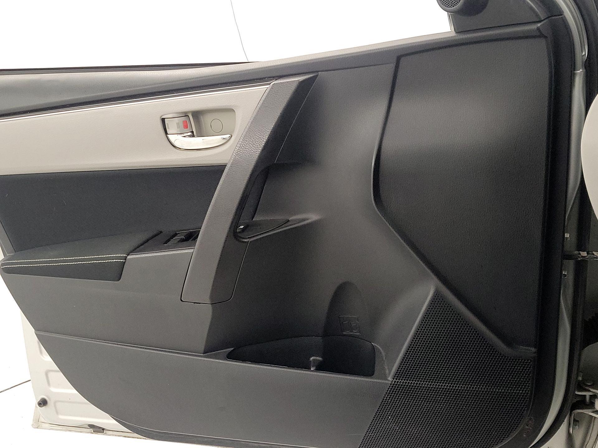 Thumbnail: 2017 Toyota Corolla - 12