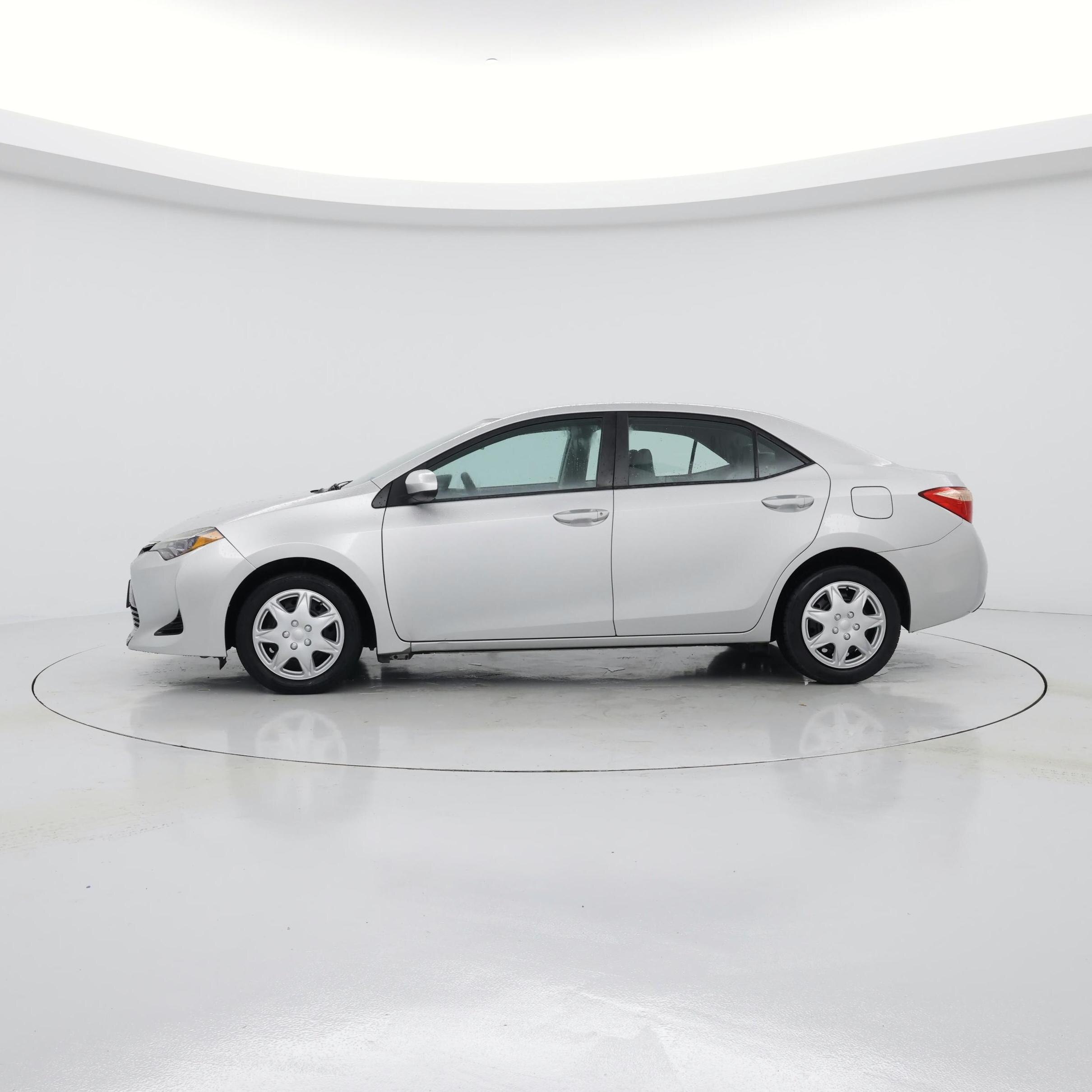 Thumbnail: 2017 Toyota Corolla - 3