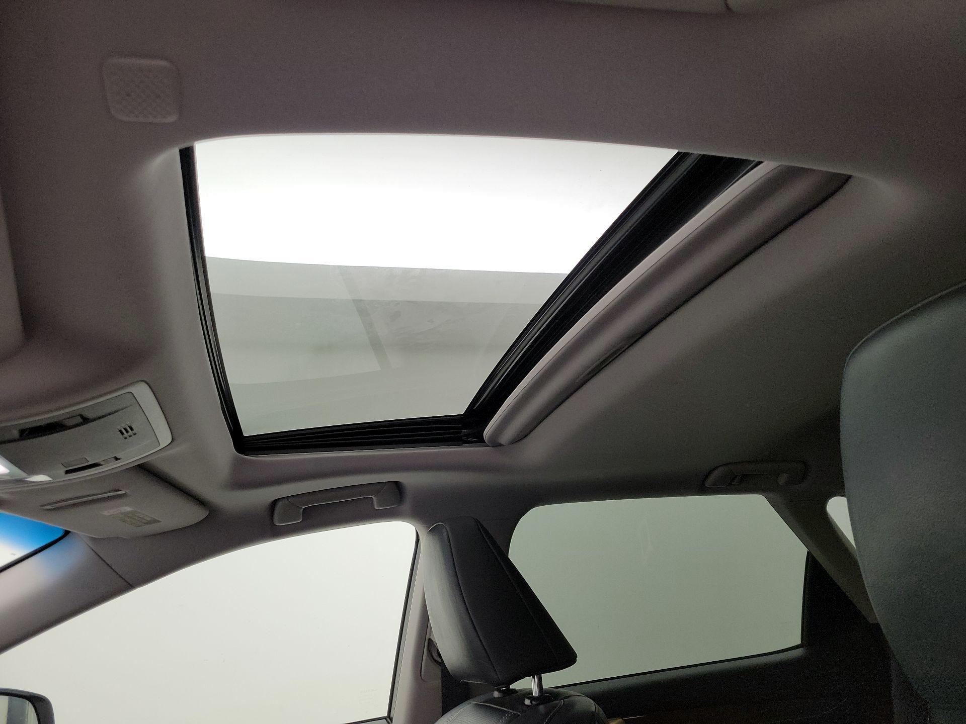 Thumbnail: 2018 Lexus RX - 19