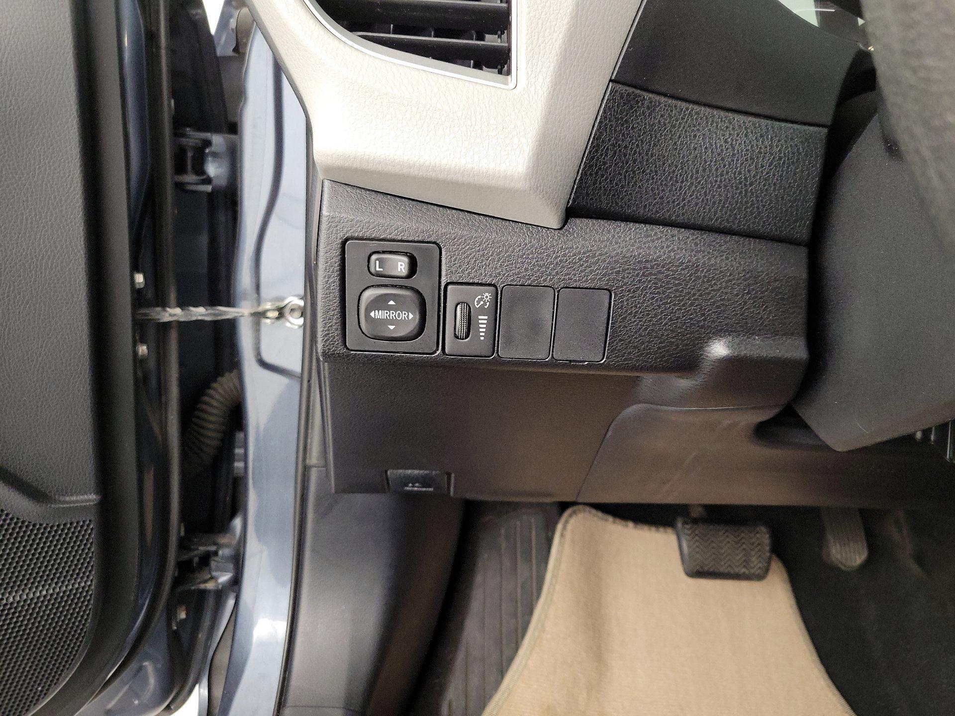 Thumbnail: 2014 Toyota Corolla - 13