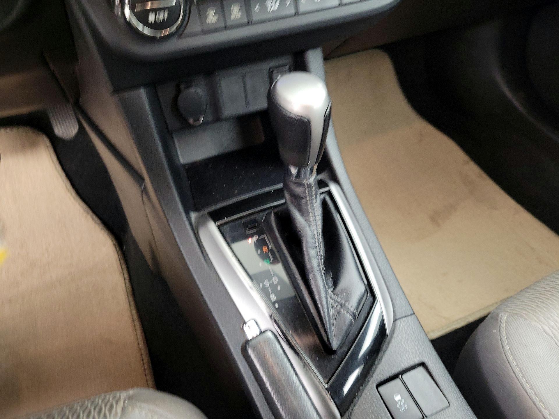 Thumbnail: 2014 Toyota Corolla - 17