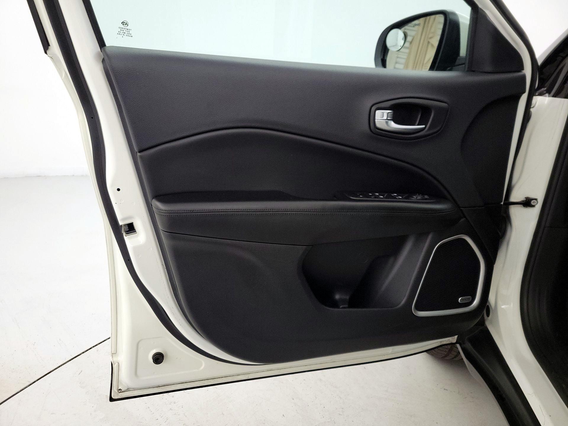 Thumbnail: 2021 Jeep Compass - 12