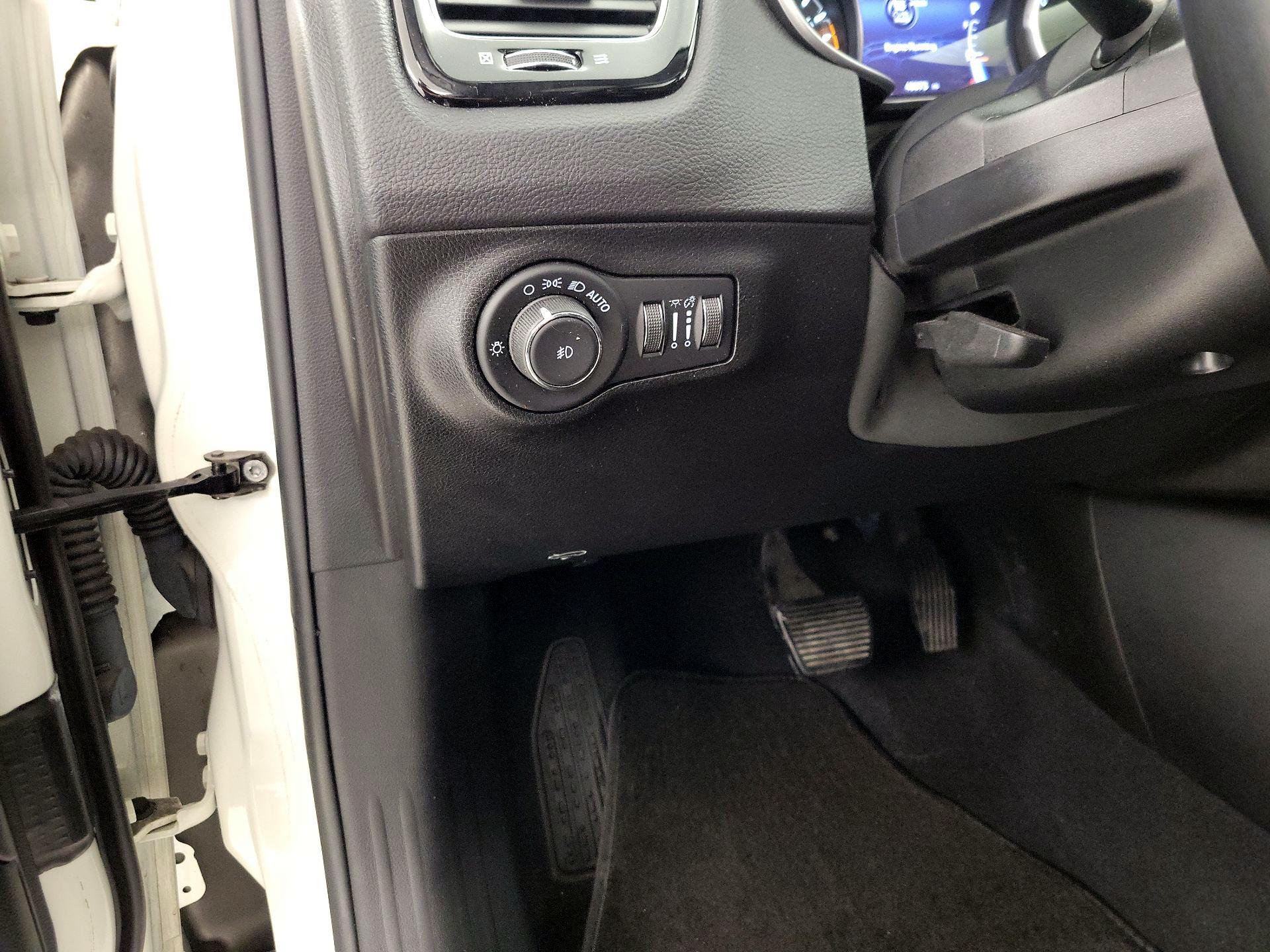 Thumbnail: 2021 Jeep Compass - 13