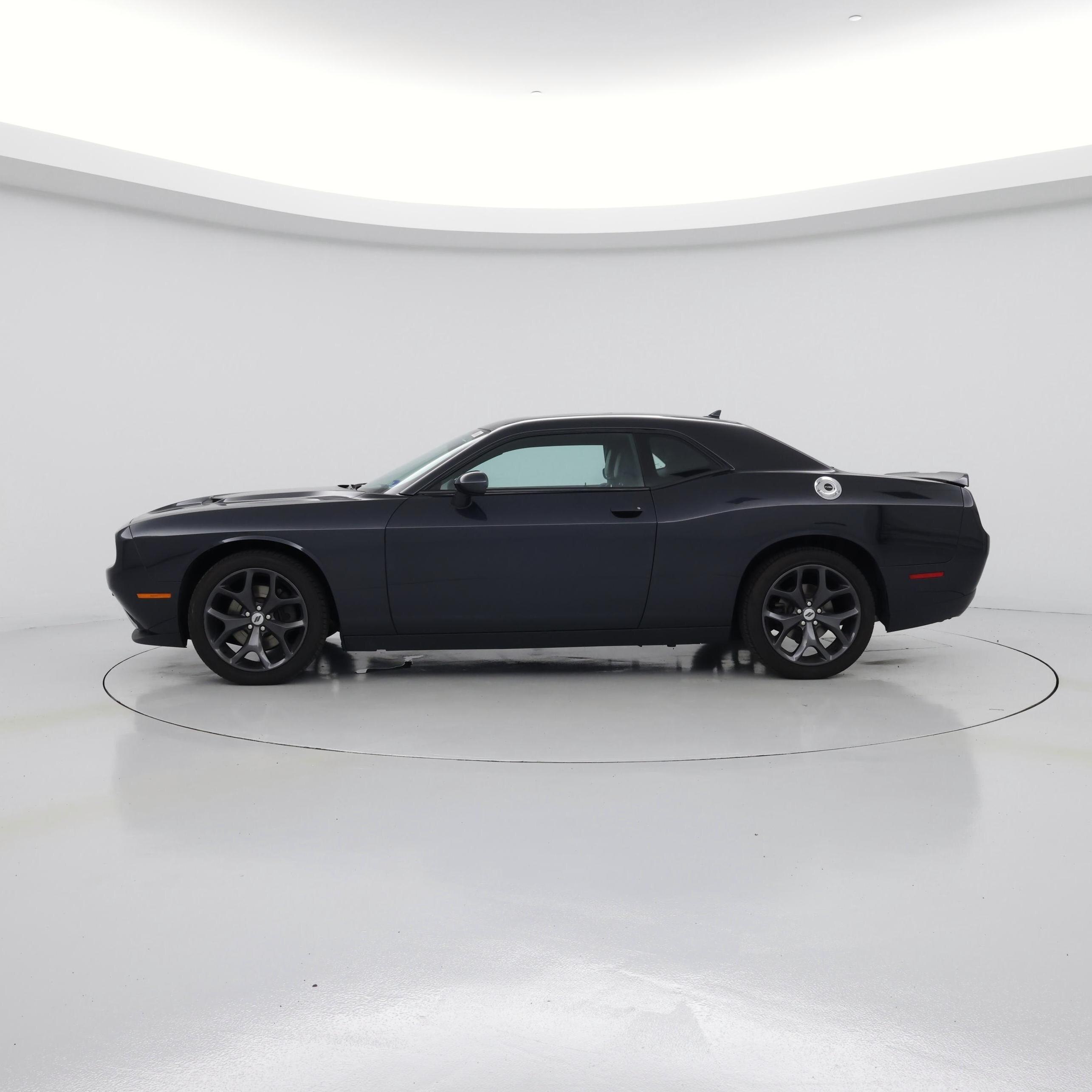 Thumbnail: 2017 Dodge Challenger - 3