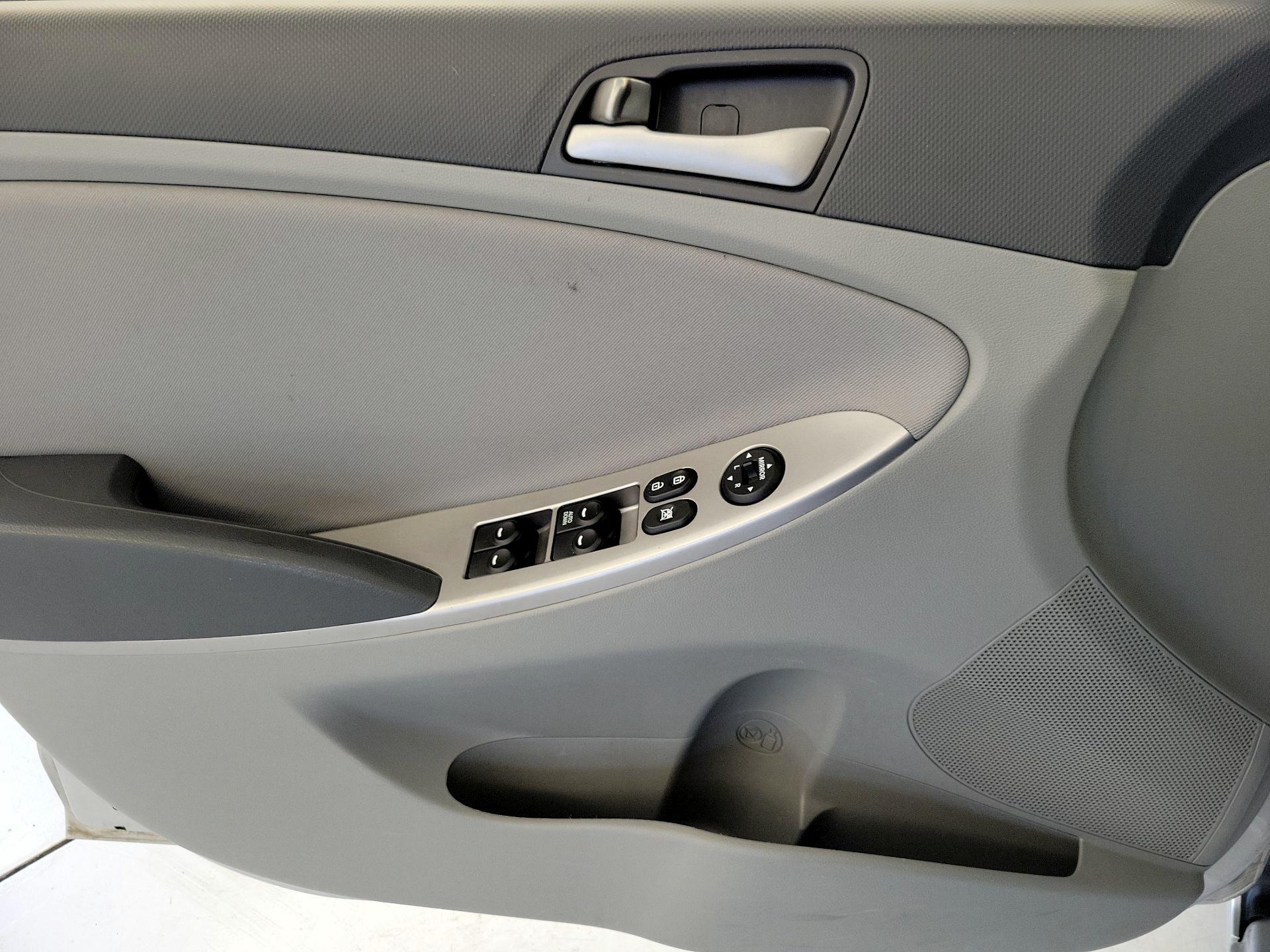 Thumbnail: 2017 Hyundai Accent - 12