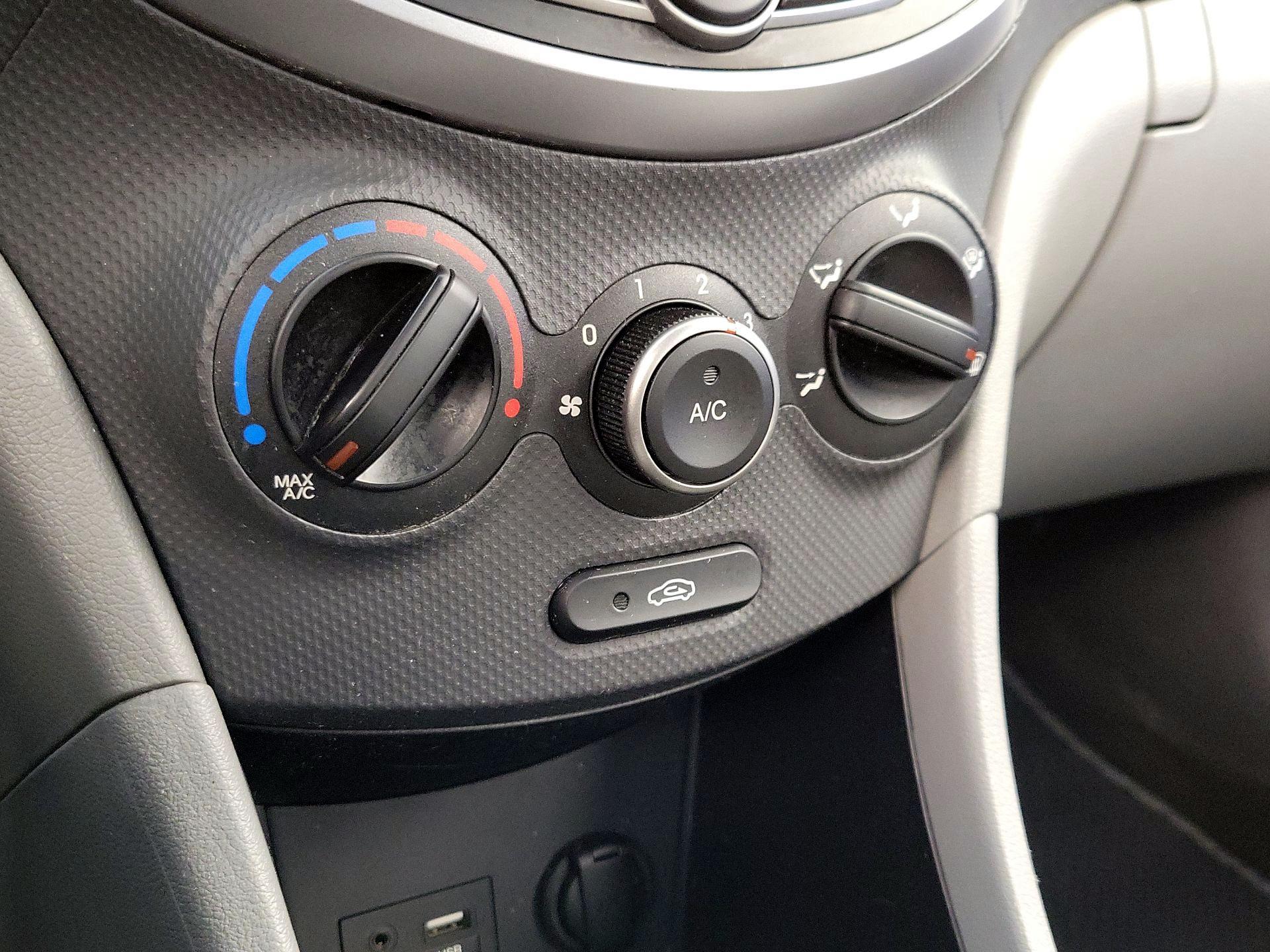 Thumbnail: 2017 Hyundai Accent - 15