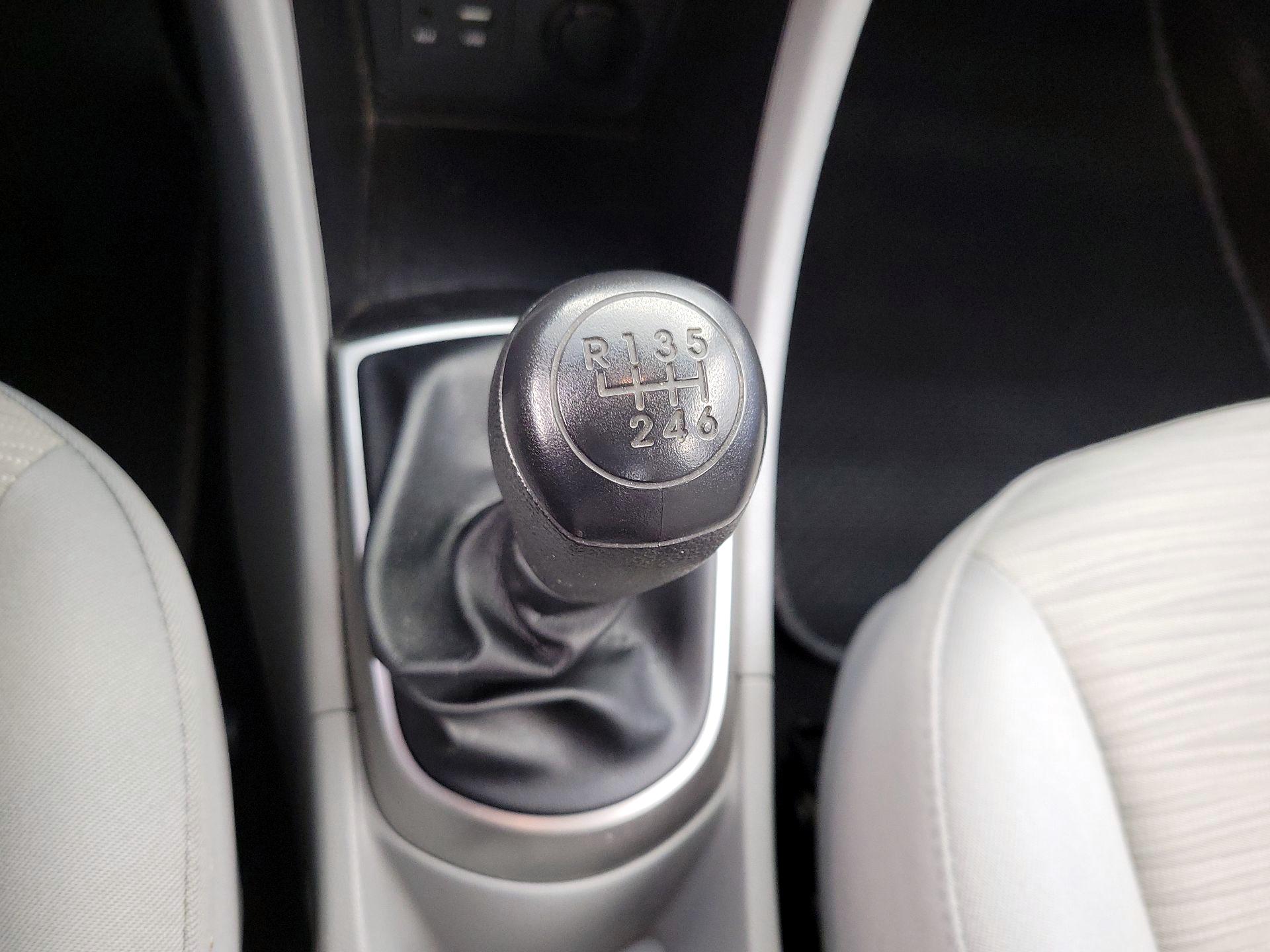 Thumbnail: 2017 Hyundai Accent - 16