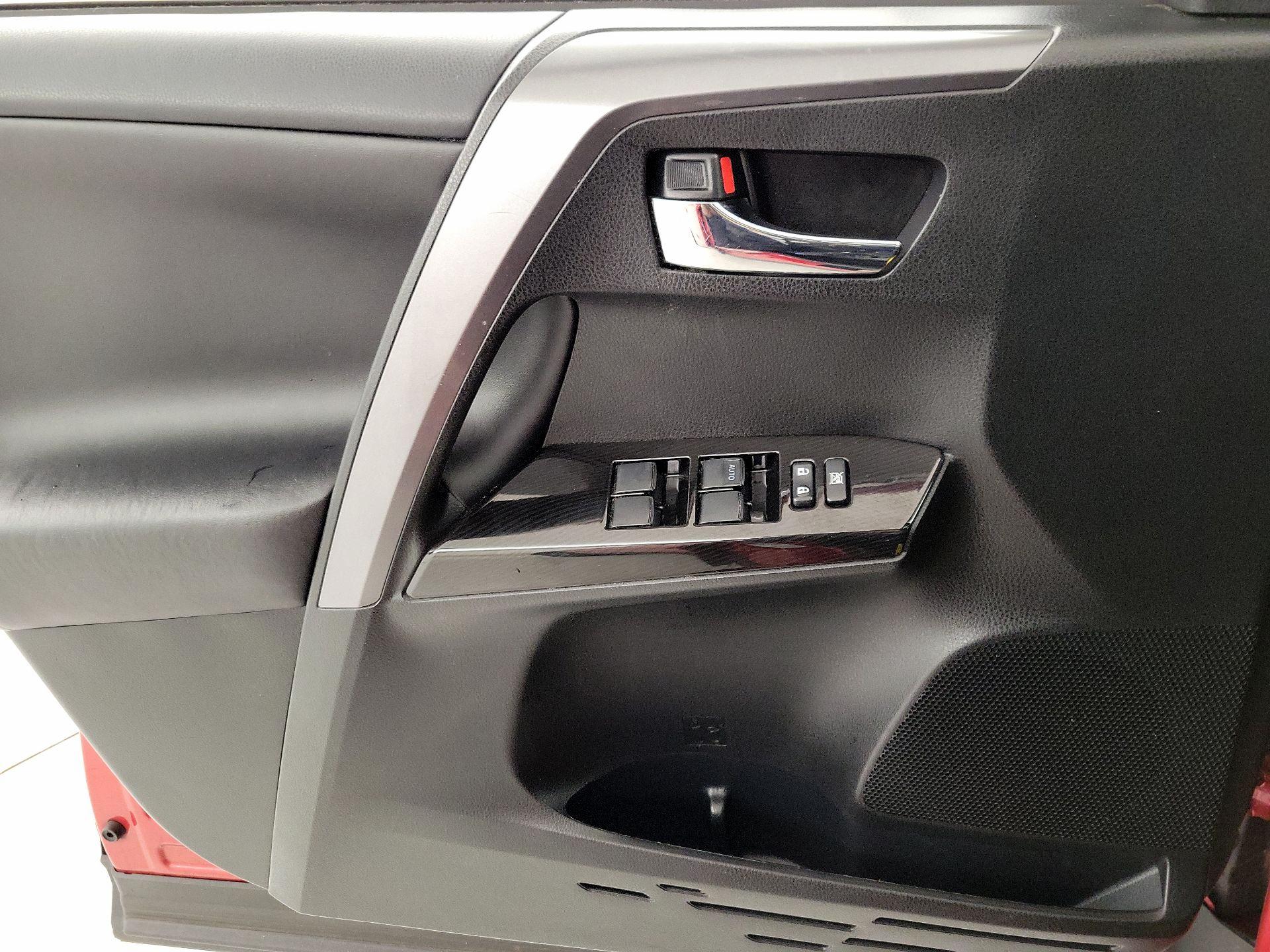 Thumbnail: 2017 Toyota RAV4 - 12