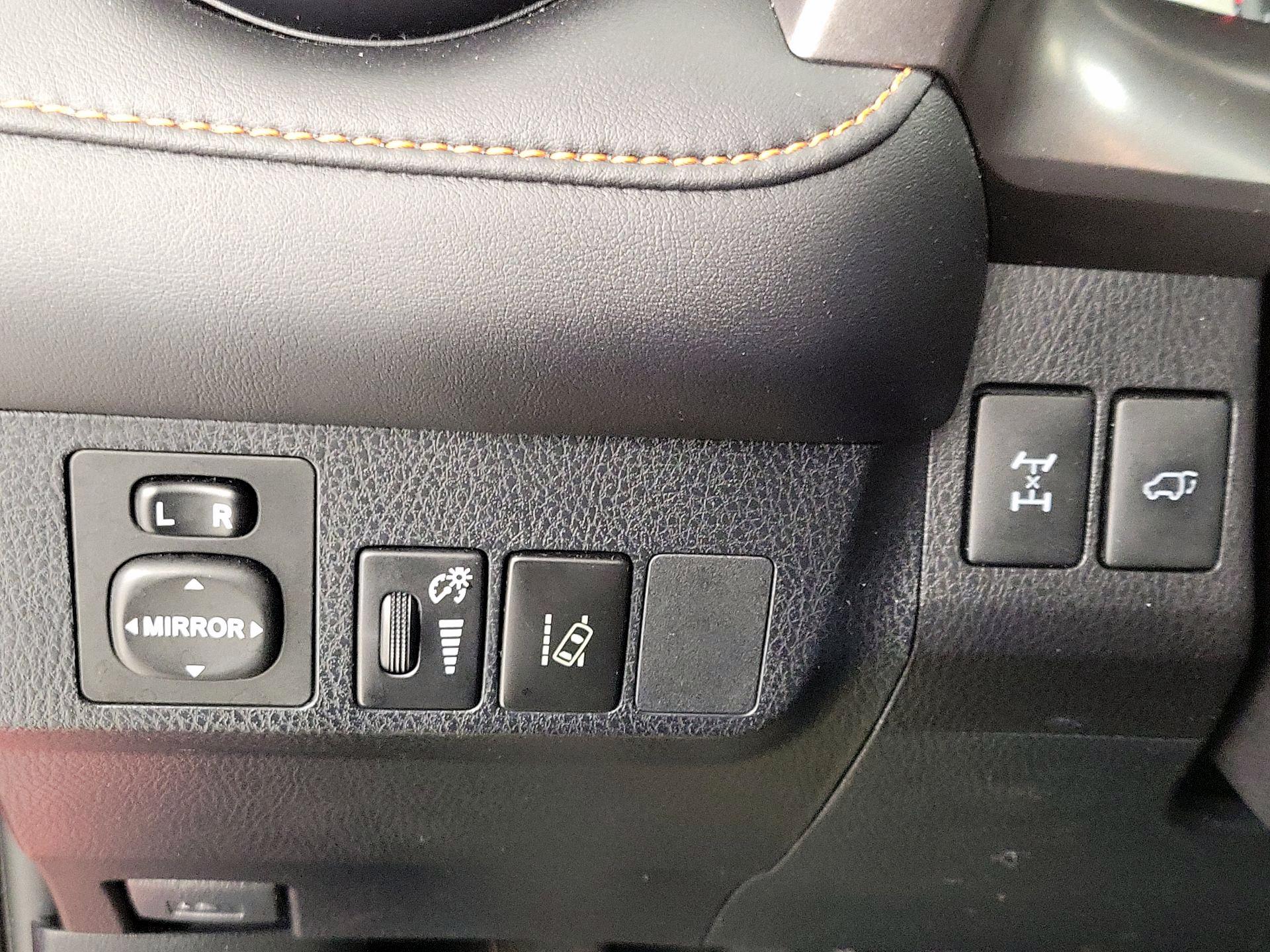 Thumbnail: 2017 Toyota RAV4 - 13