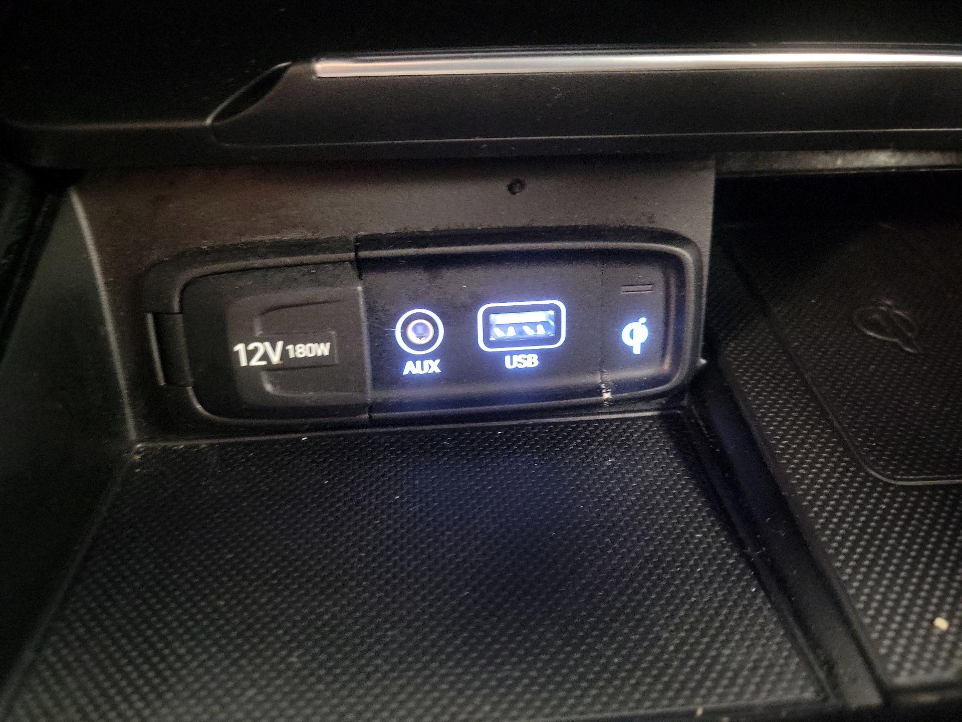 Thumbnail: 2019 Genesis G70 - 19