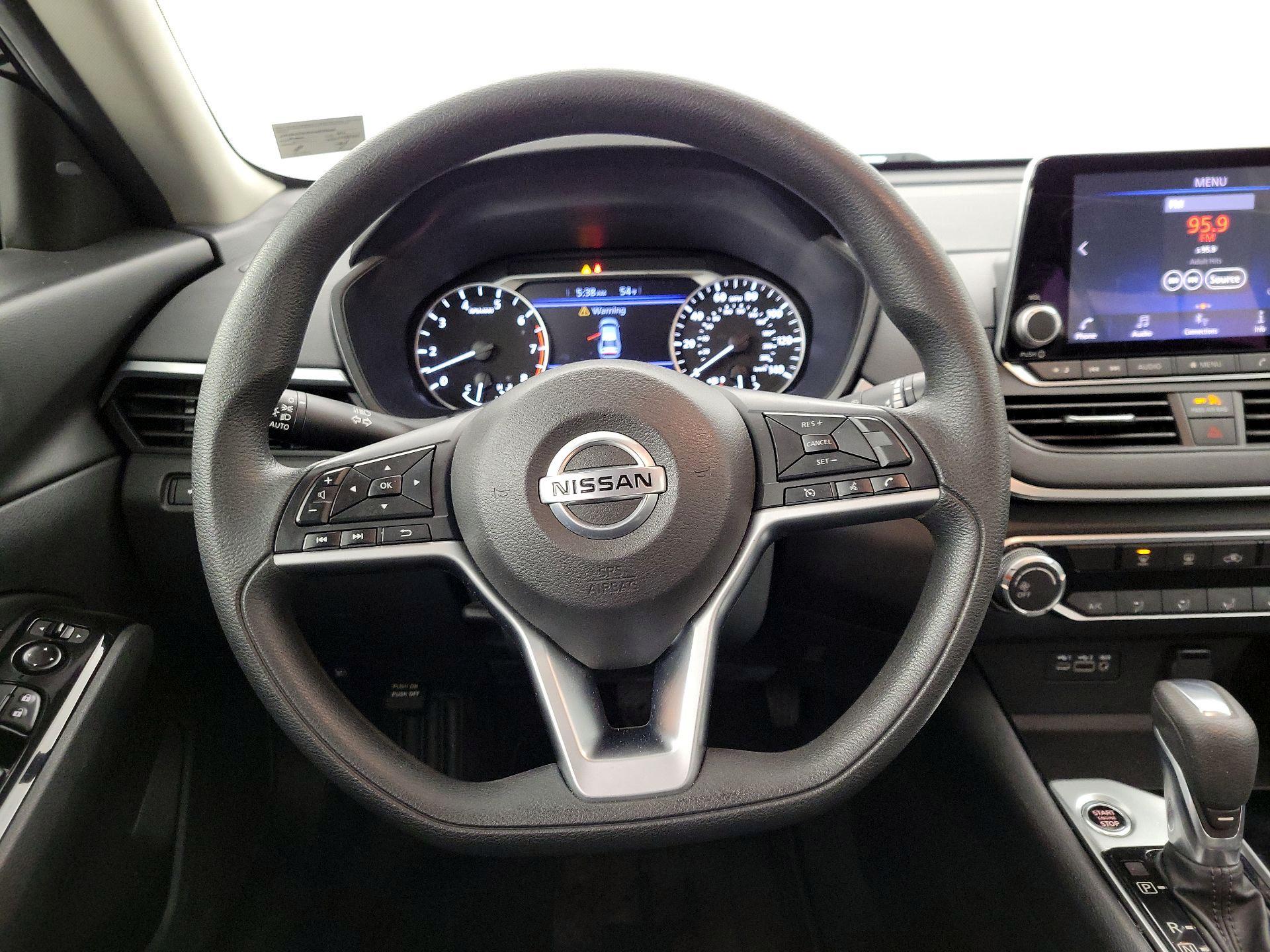 Thumbnail: 2021 Nissan Altima - 10