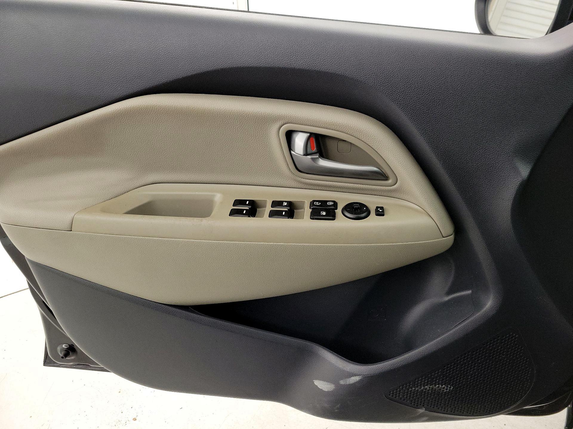 Thumbnail: 2014 Kia Rio5 - 12