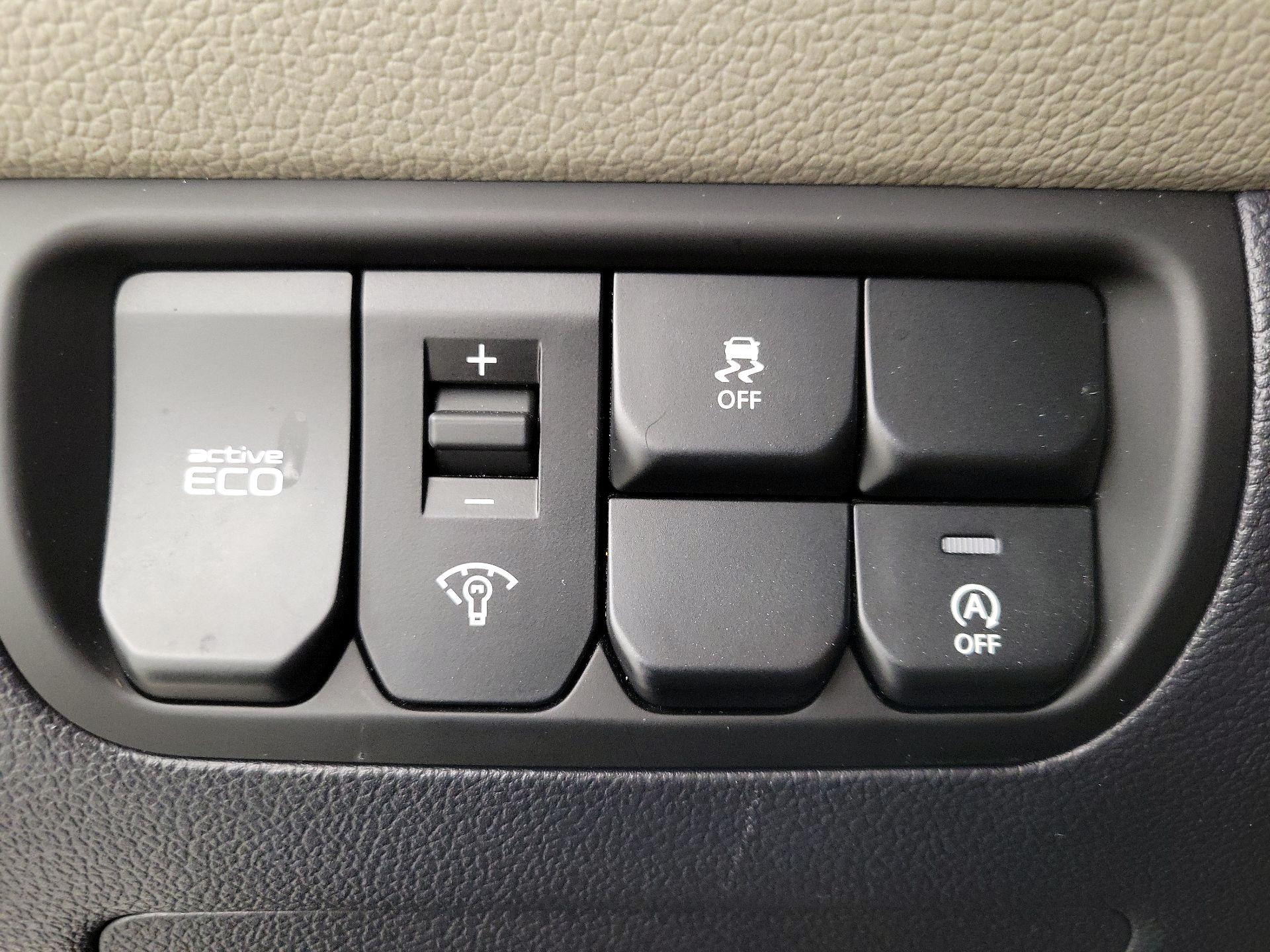 Thumbnail: 2014 Kia Rio5 - 13