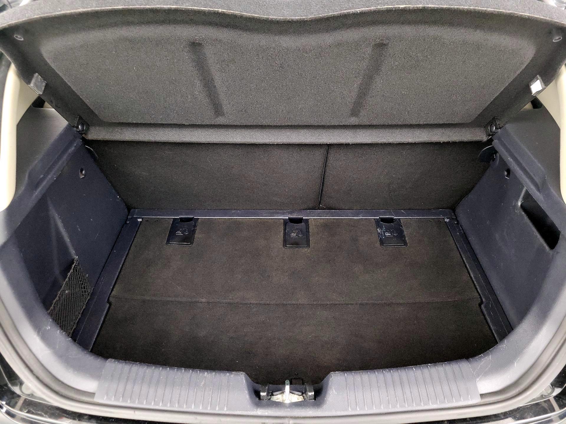 Thumbnail: 2014 Kia Rio5 - 20