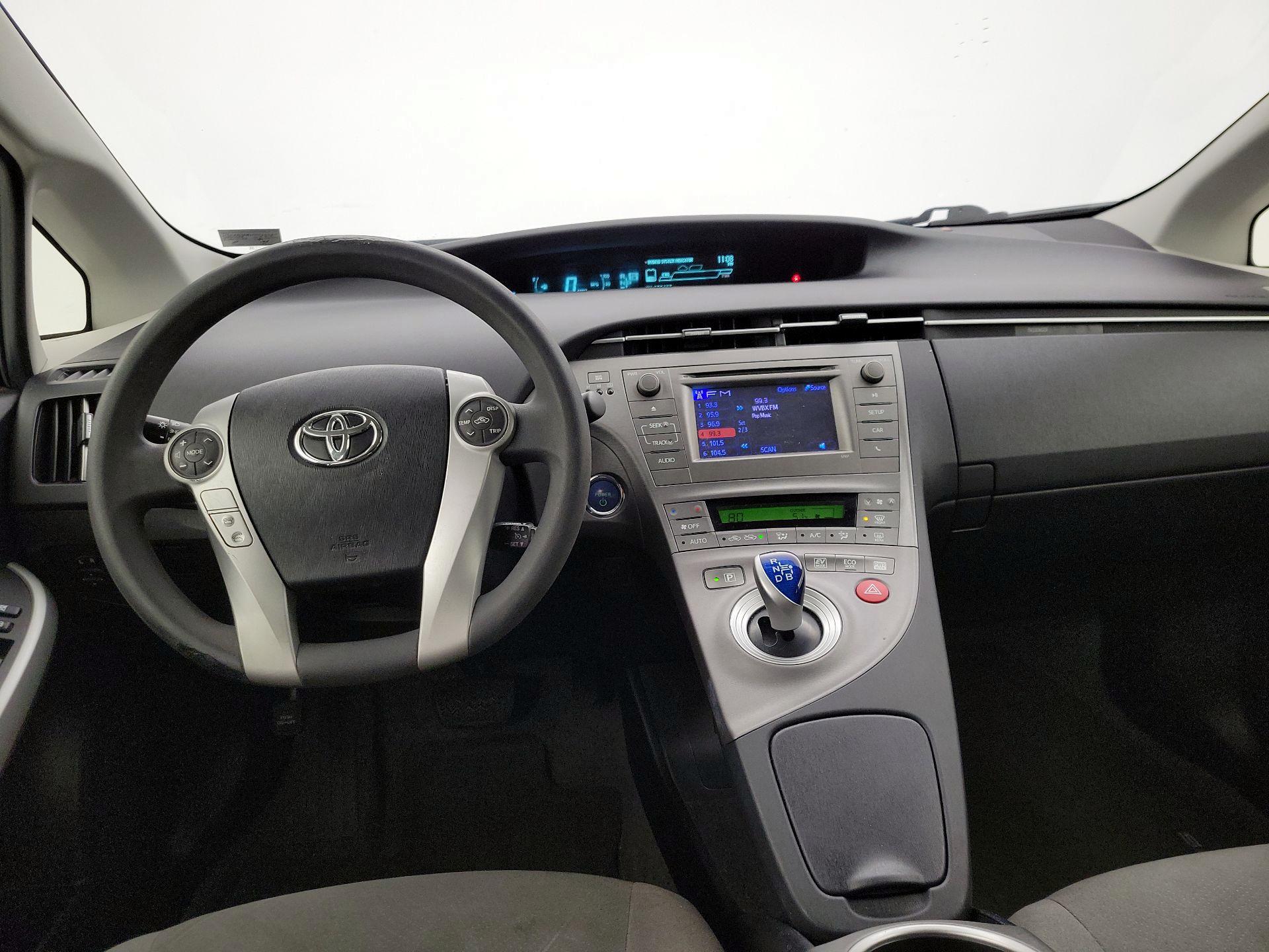 Thumbnail: 2015 Toyota Prius - 9