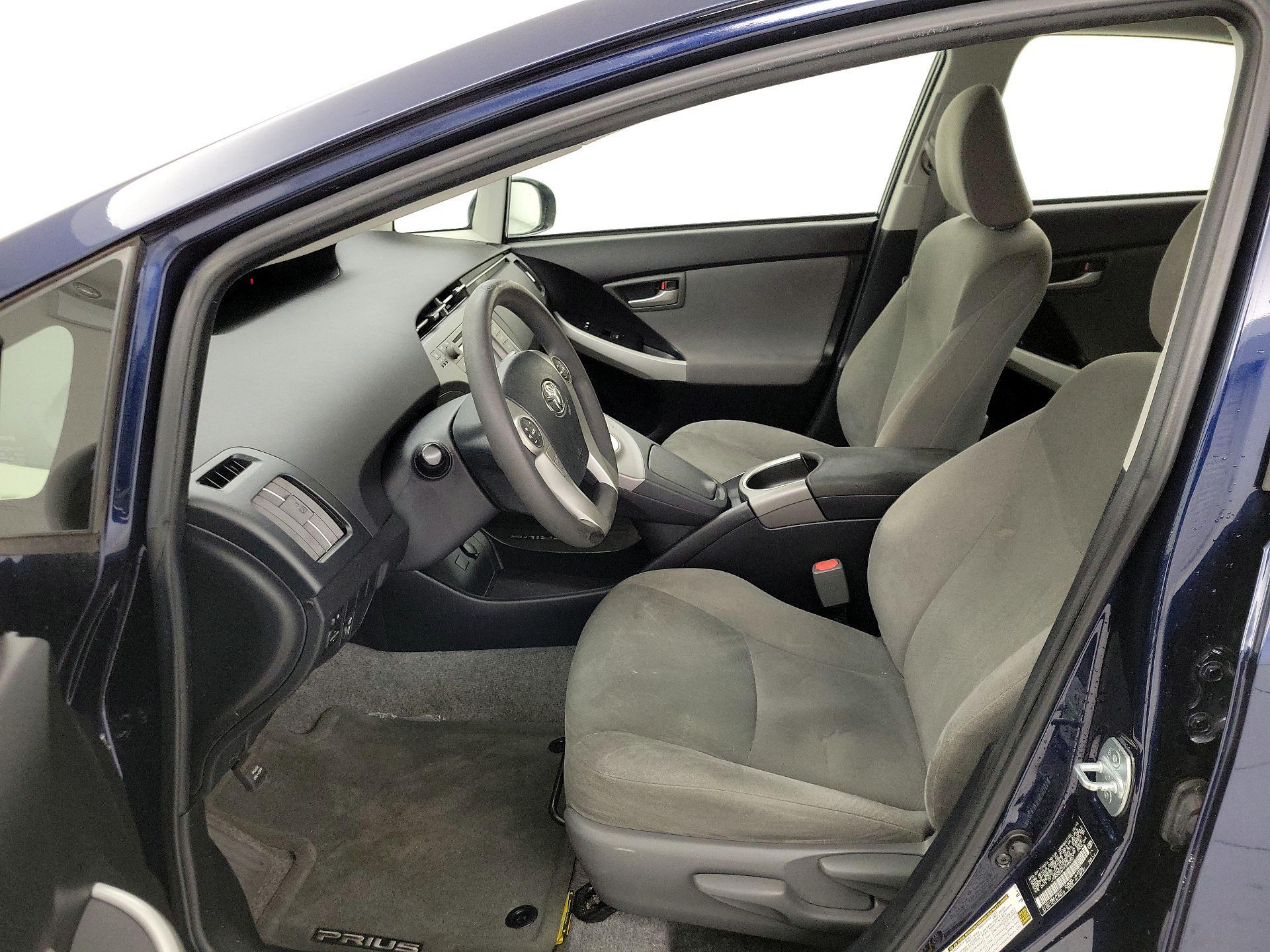 Thumbnail: 2015 Toyota Prius - 11