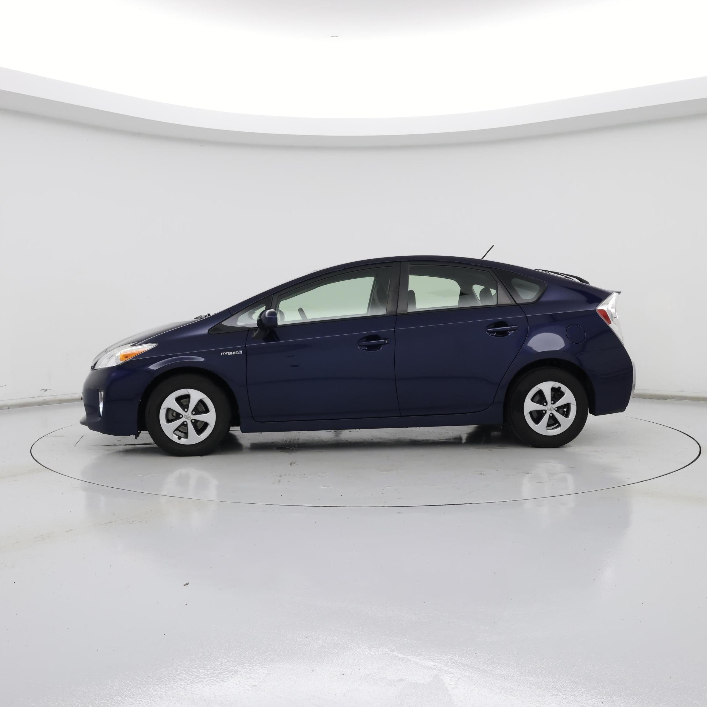 Thumbnail: 2015 Toyota Prius - 3