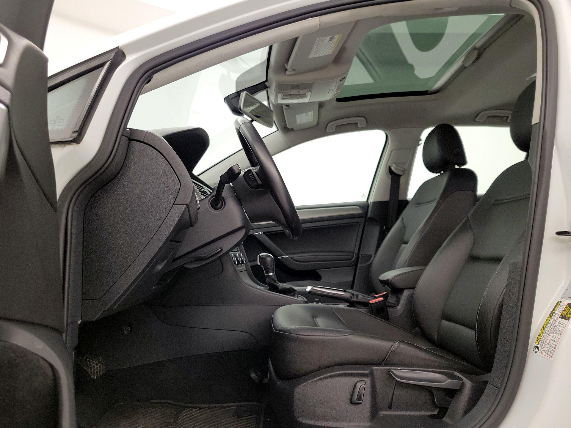 Thumbnail: 2017 Volkswagen Golf - 19