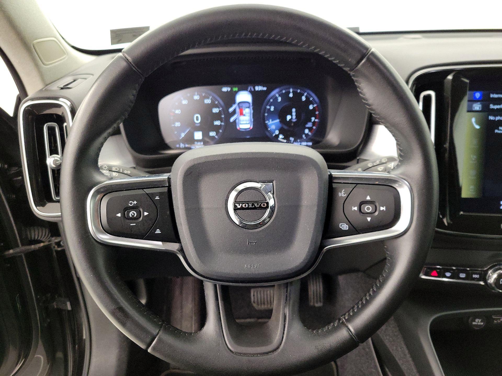 Thumbnail: 2020 Volvo XC40 - 10