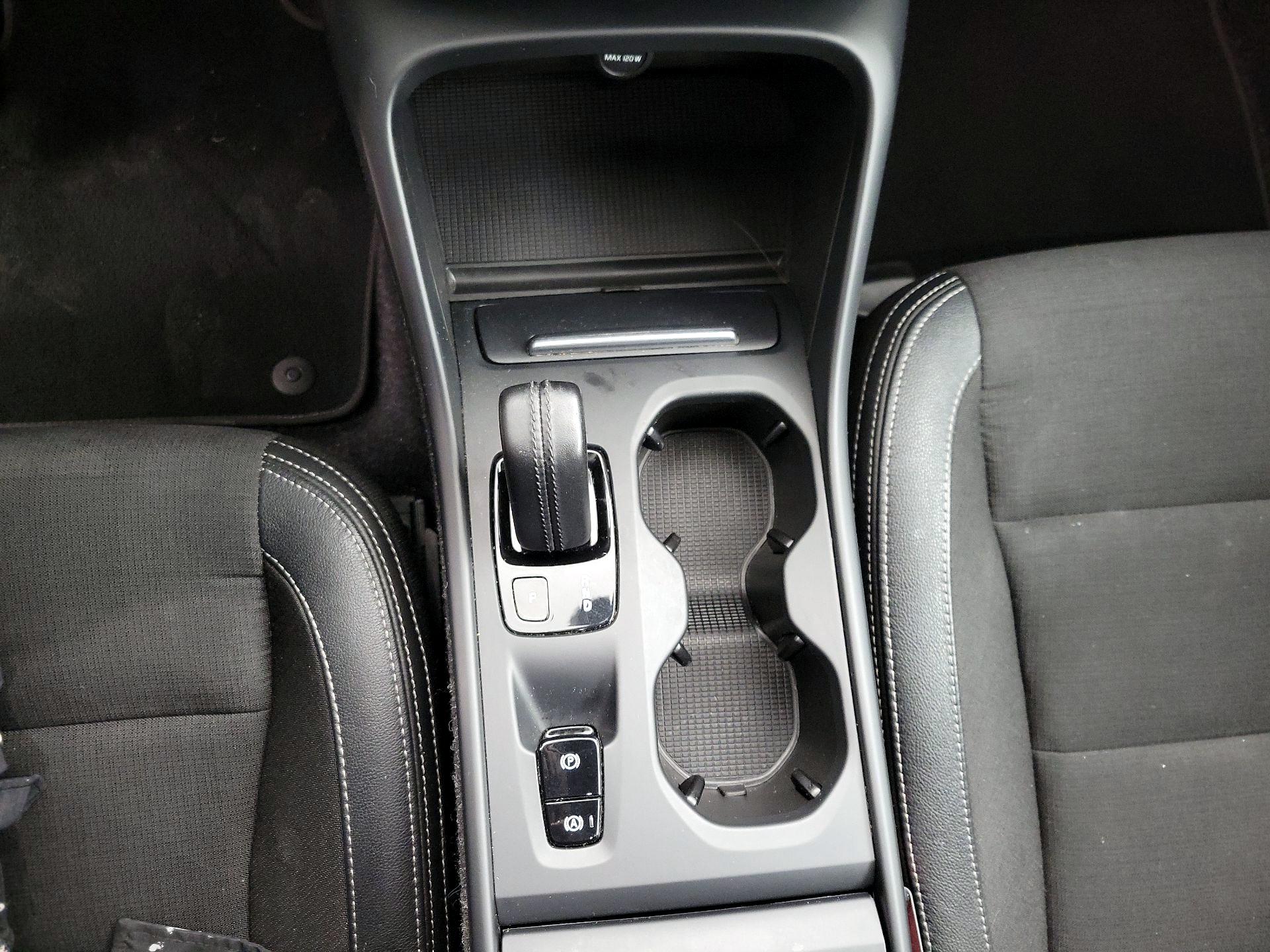 Thumbnail: 2020 Volvo XC40 - 16