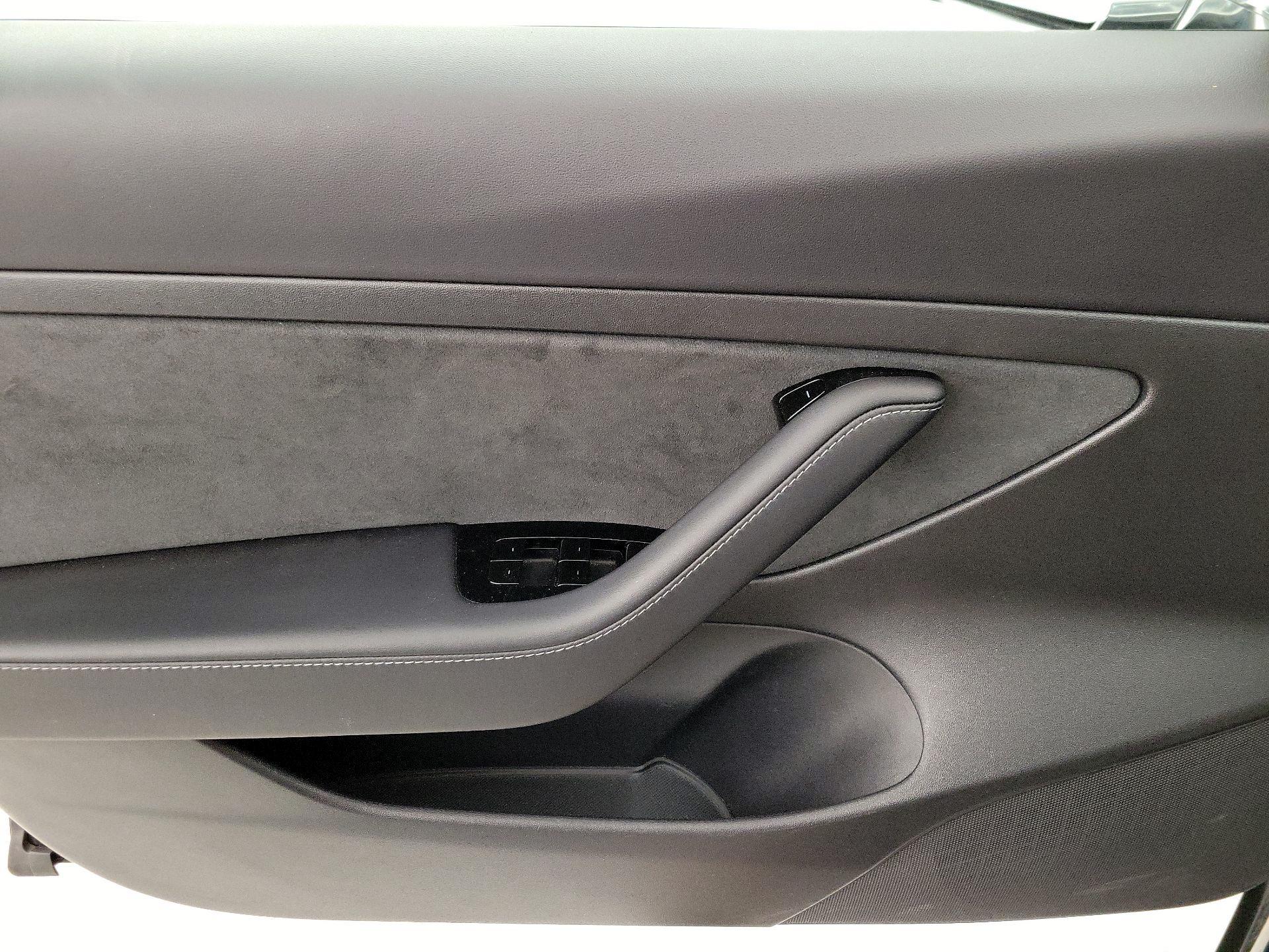 Thumbnail: 2020 Tesla Model 3 - 12