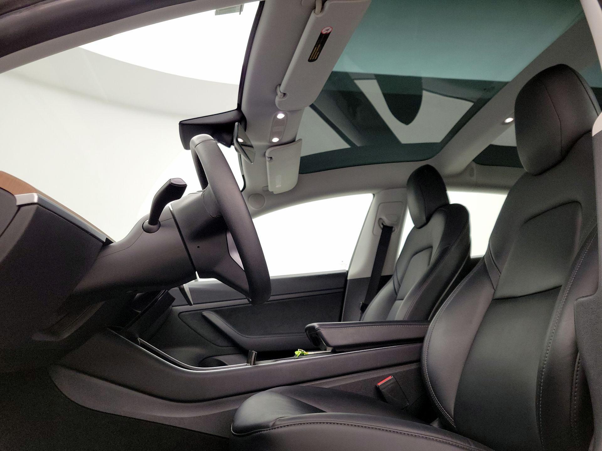 Thumbnail: 2020 Tesla Model 3 - 19