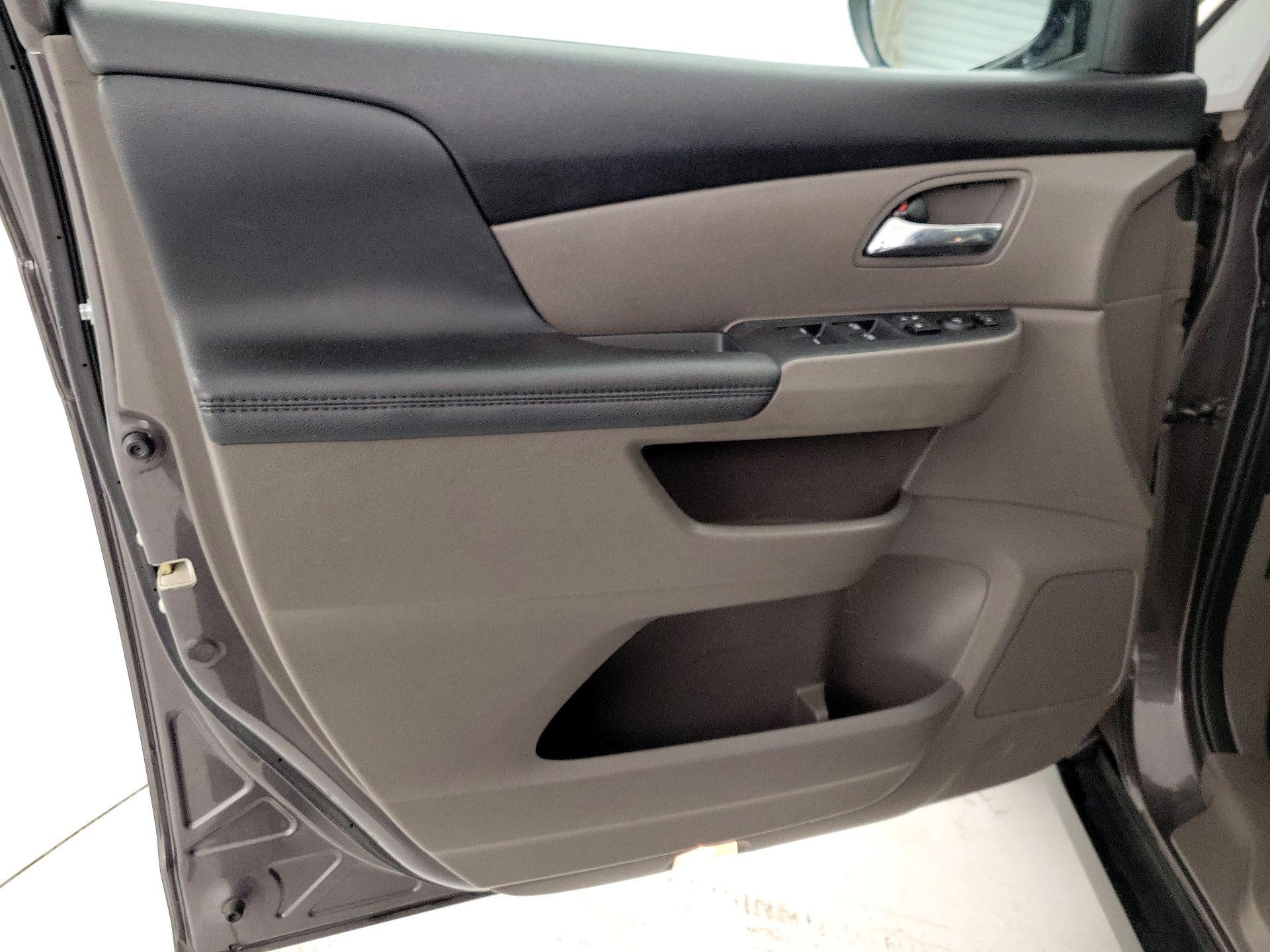 Thumbnail: 2016 Honda Odyssey - 12