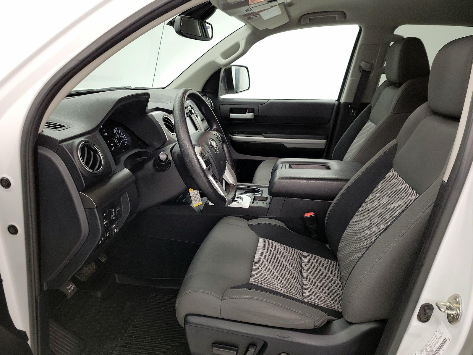 2018 Toyota Tundra SR5 - Photo 12