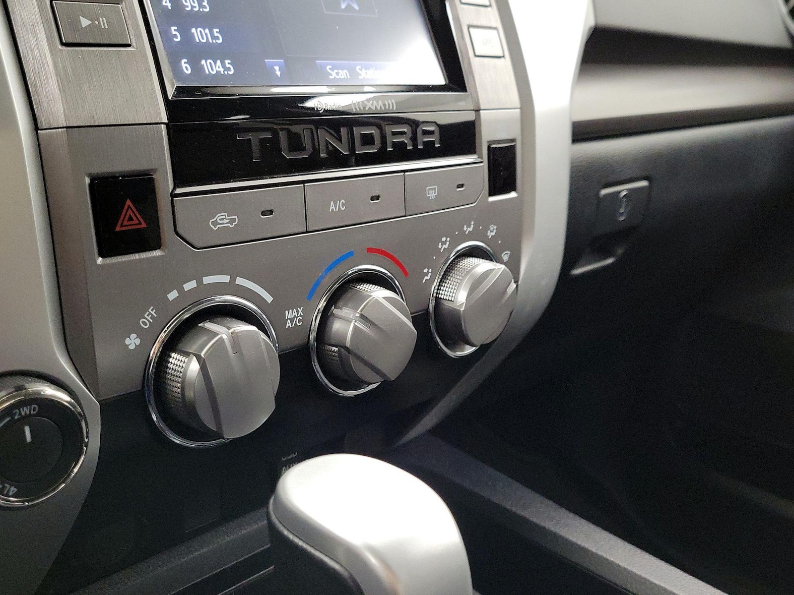 2018 Toyota Tundra SR5 - Photo 17