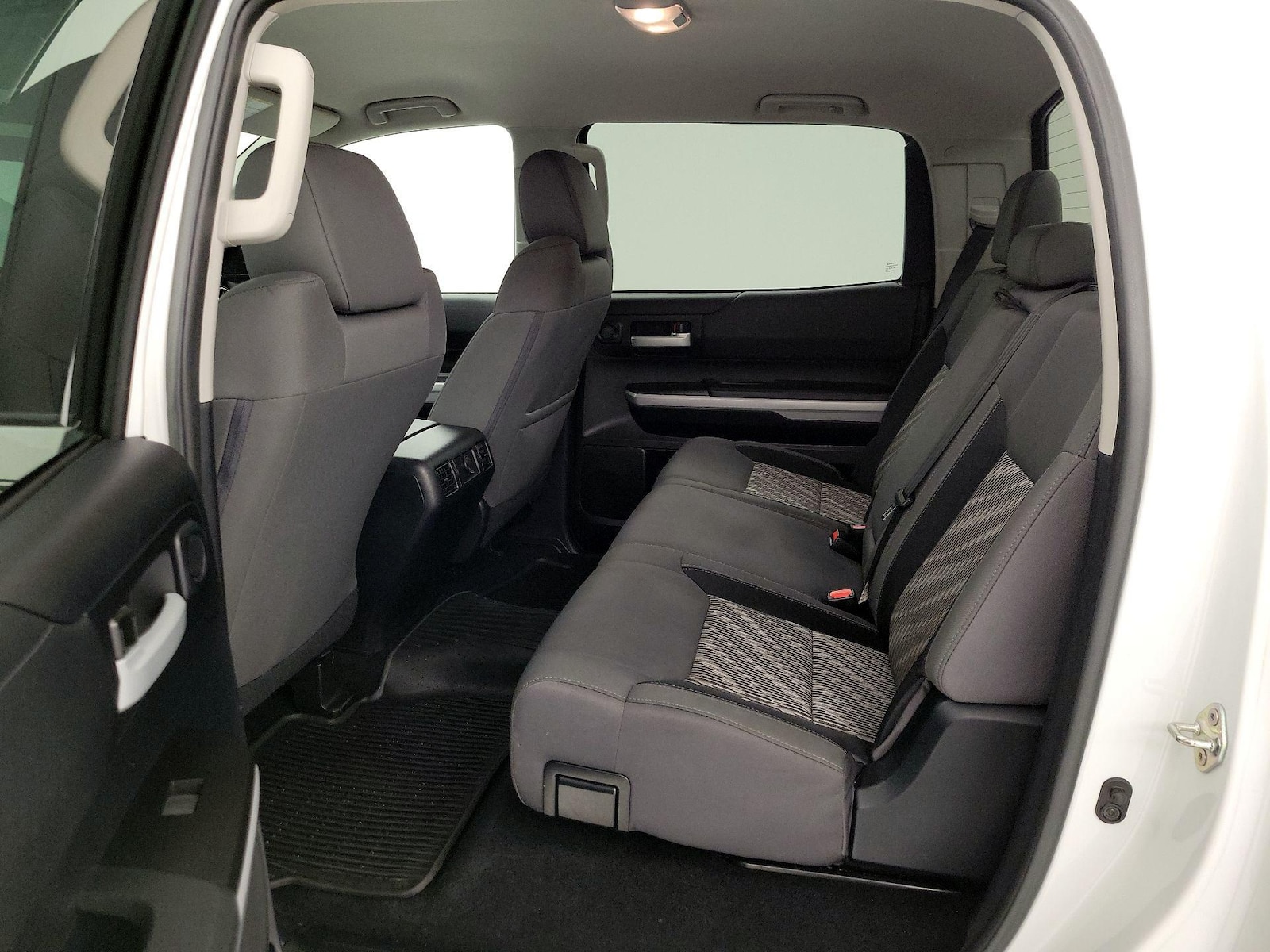 2018 Toyota Tundra SR5 - Photo 20
