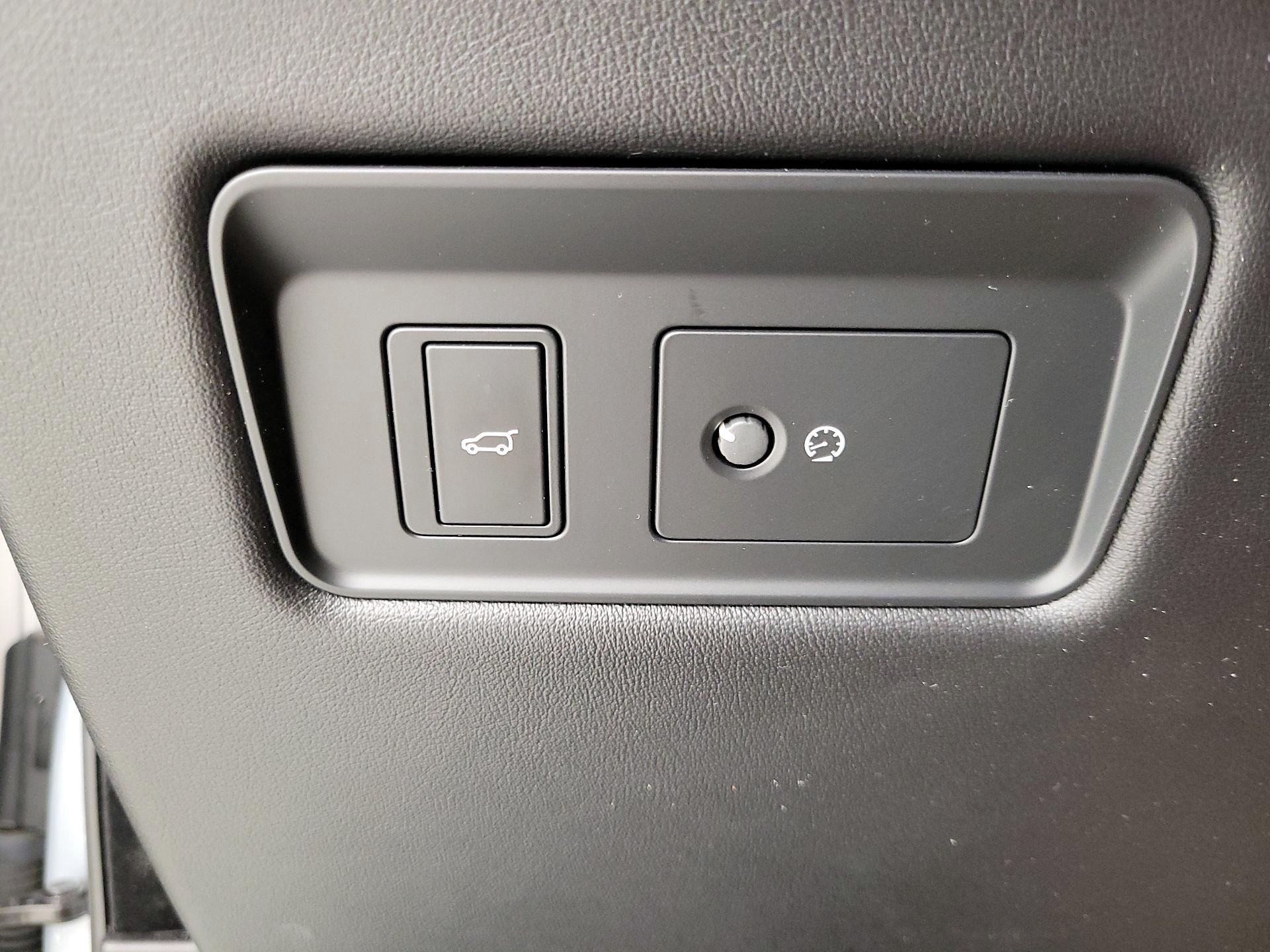 Thumbnail: 2022 Land Rover Range Rover Sport - 13